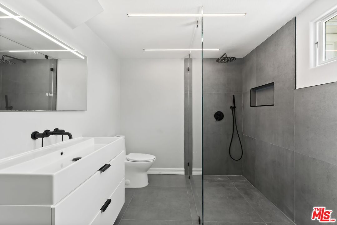3854 Beethoven St Unit: 2