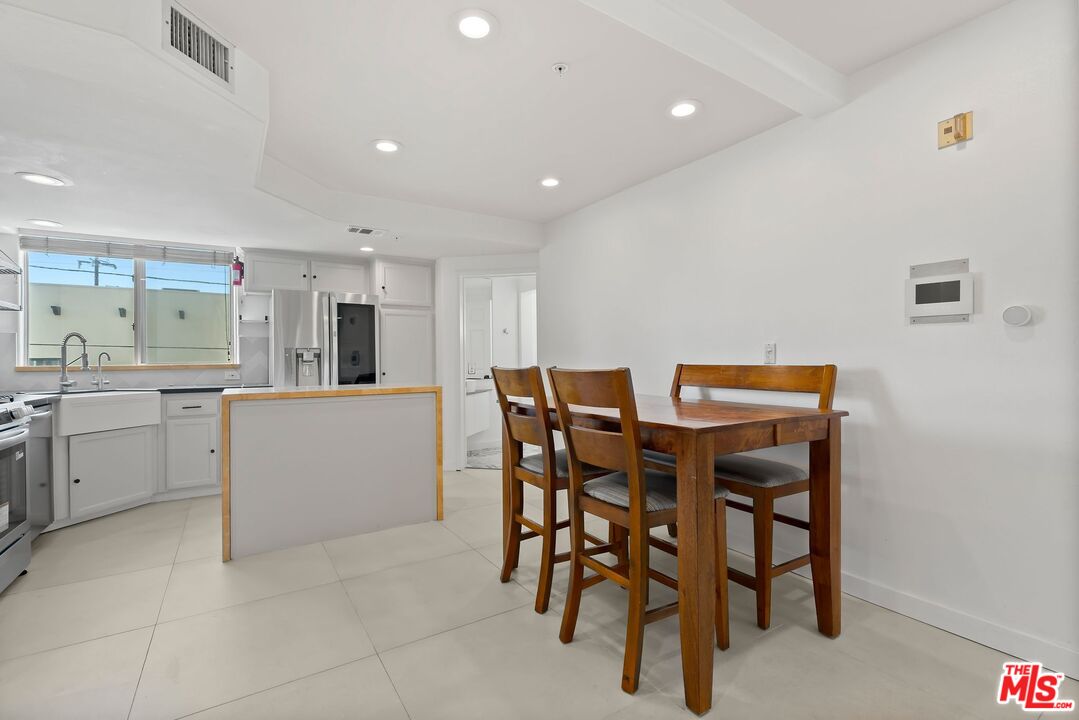 3854 Beethoven St Unit: 2
