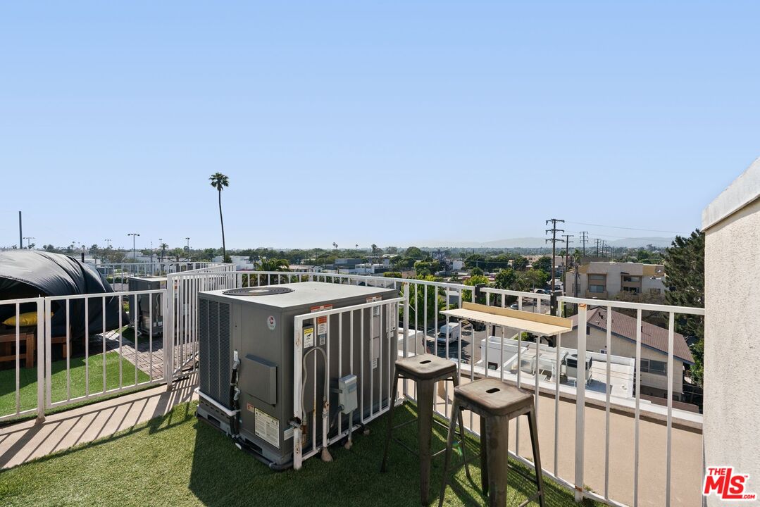 3854 Beethoven St Unit: 2