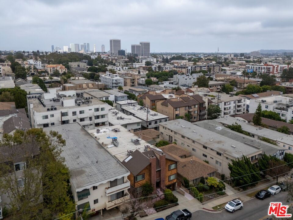1416 S Barrington Ave Unit: 4