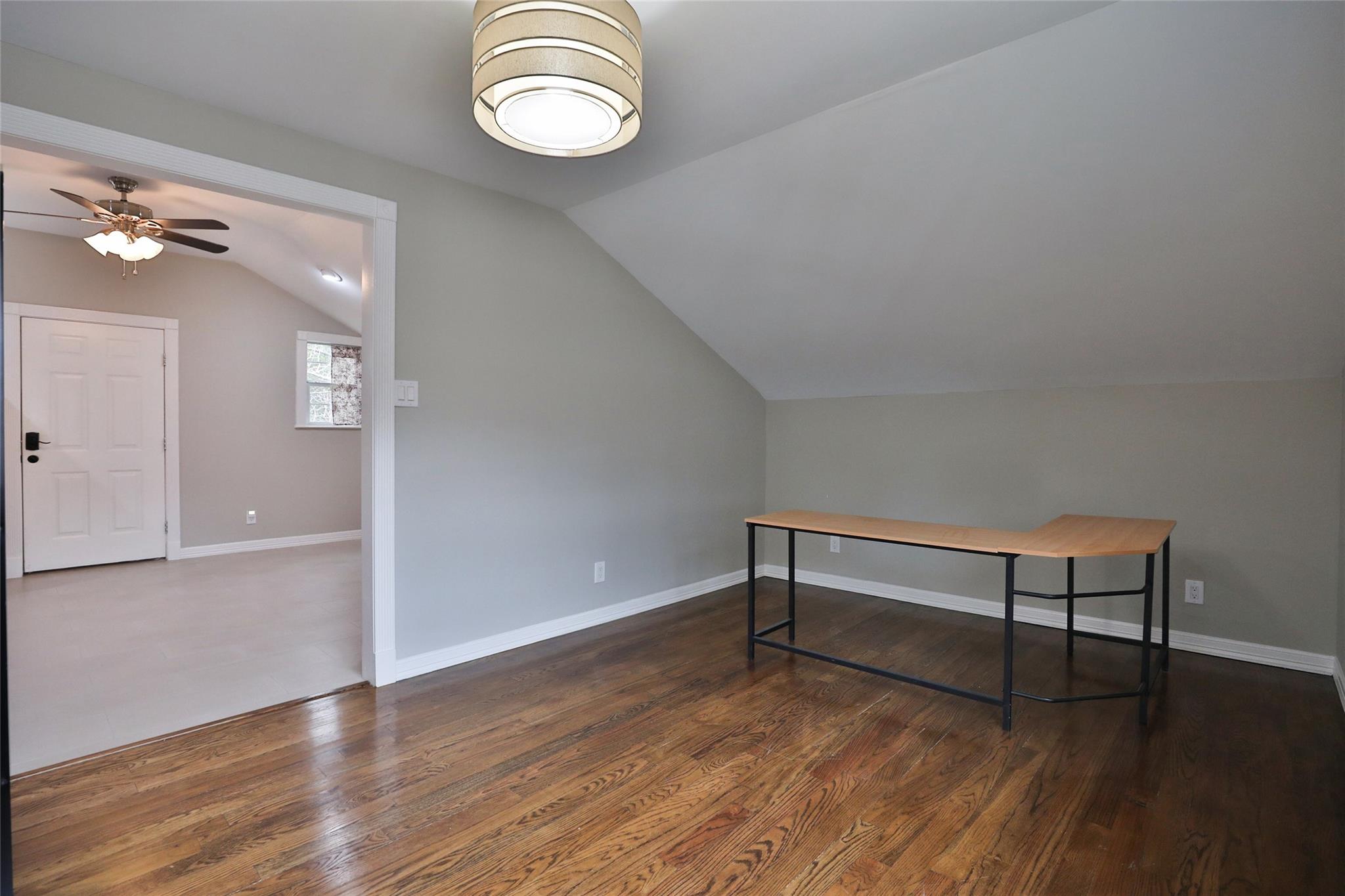 423 W 32nd Street