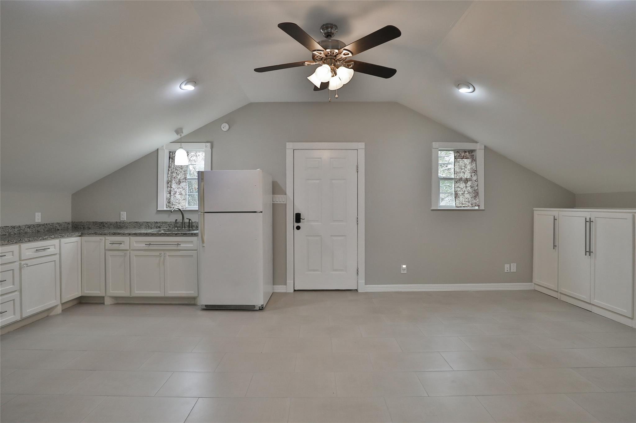 423 W 32nd Street