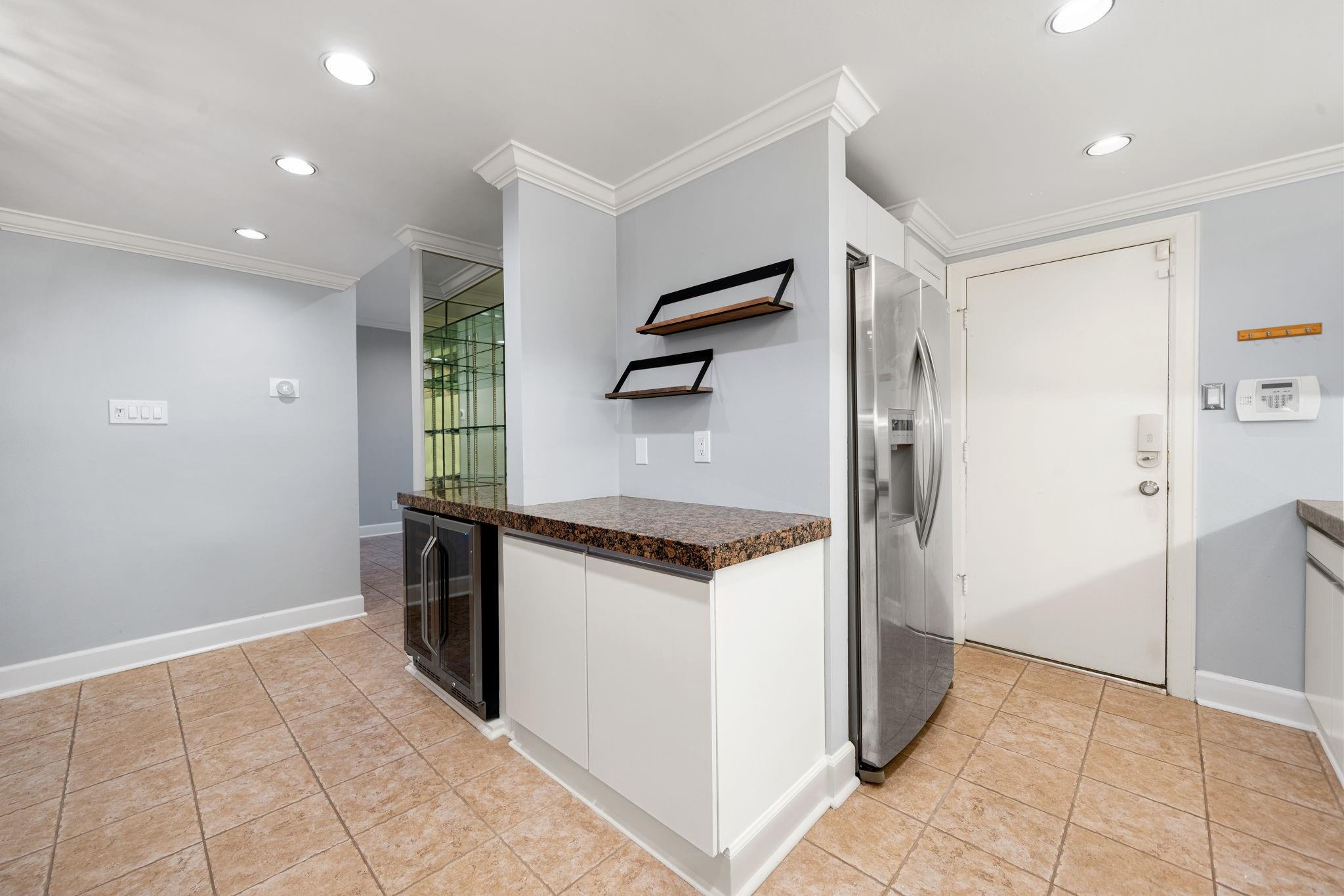 905 Hawthorne Street