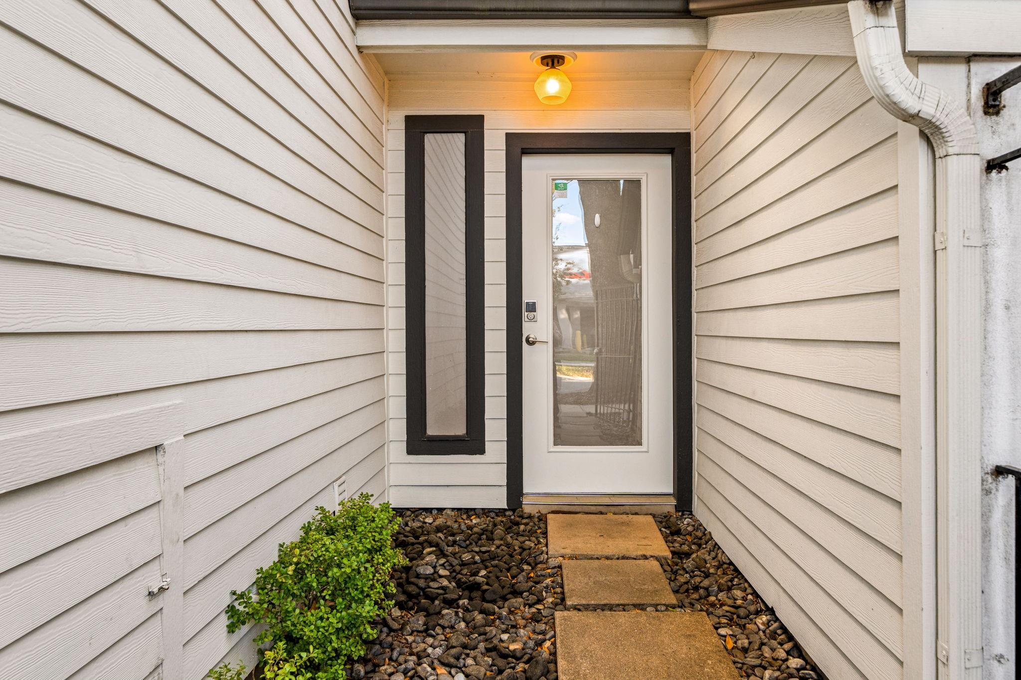 905 Hawthorne Street