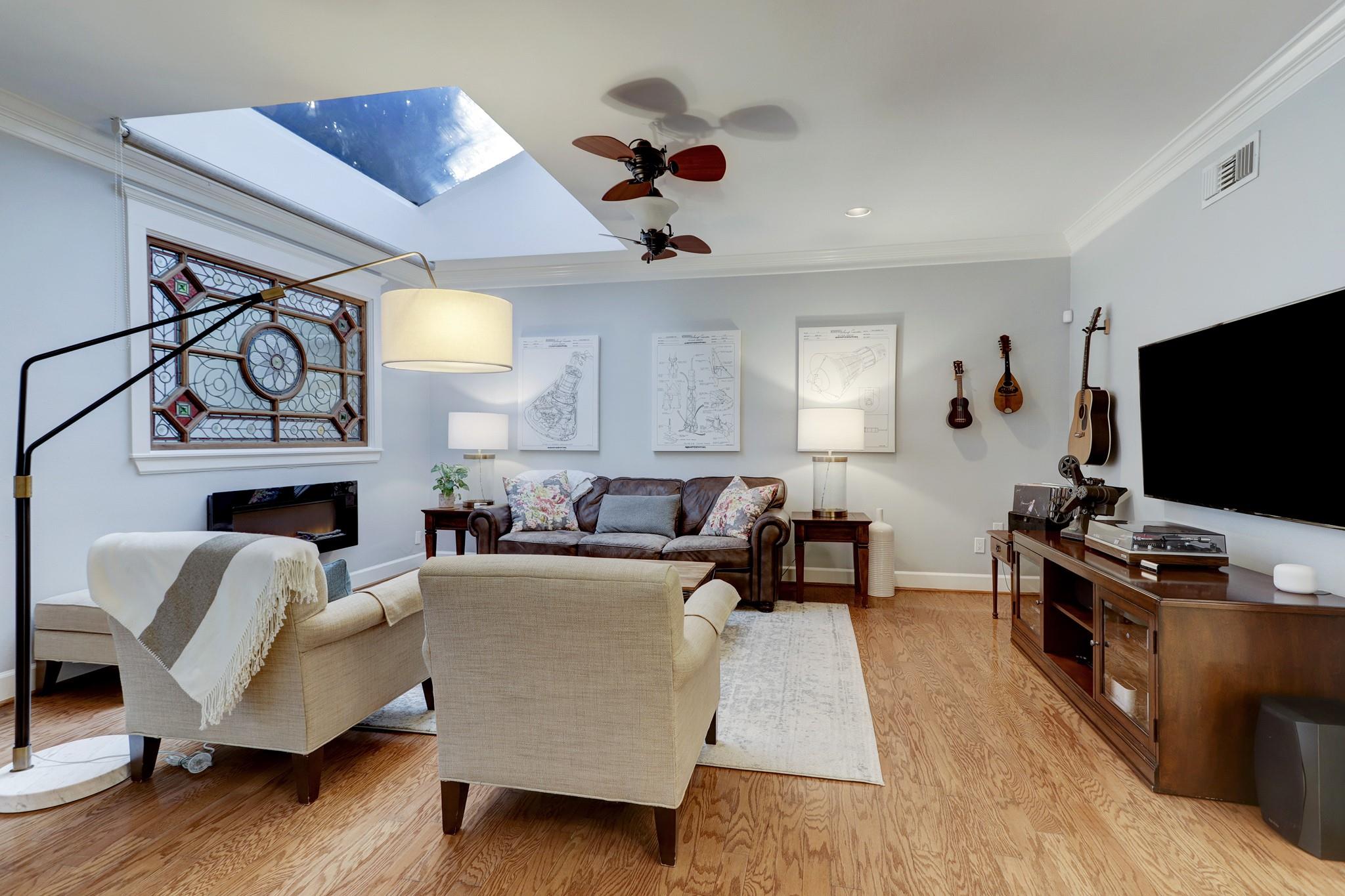 905 Hawthorne Street