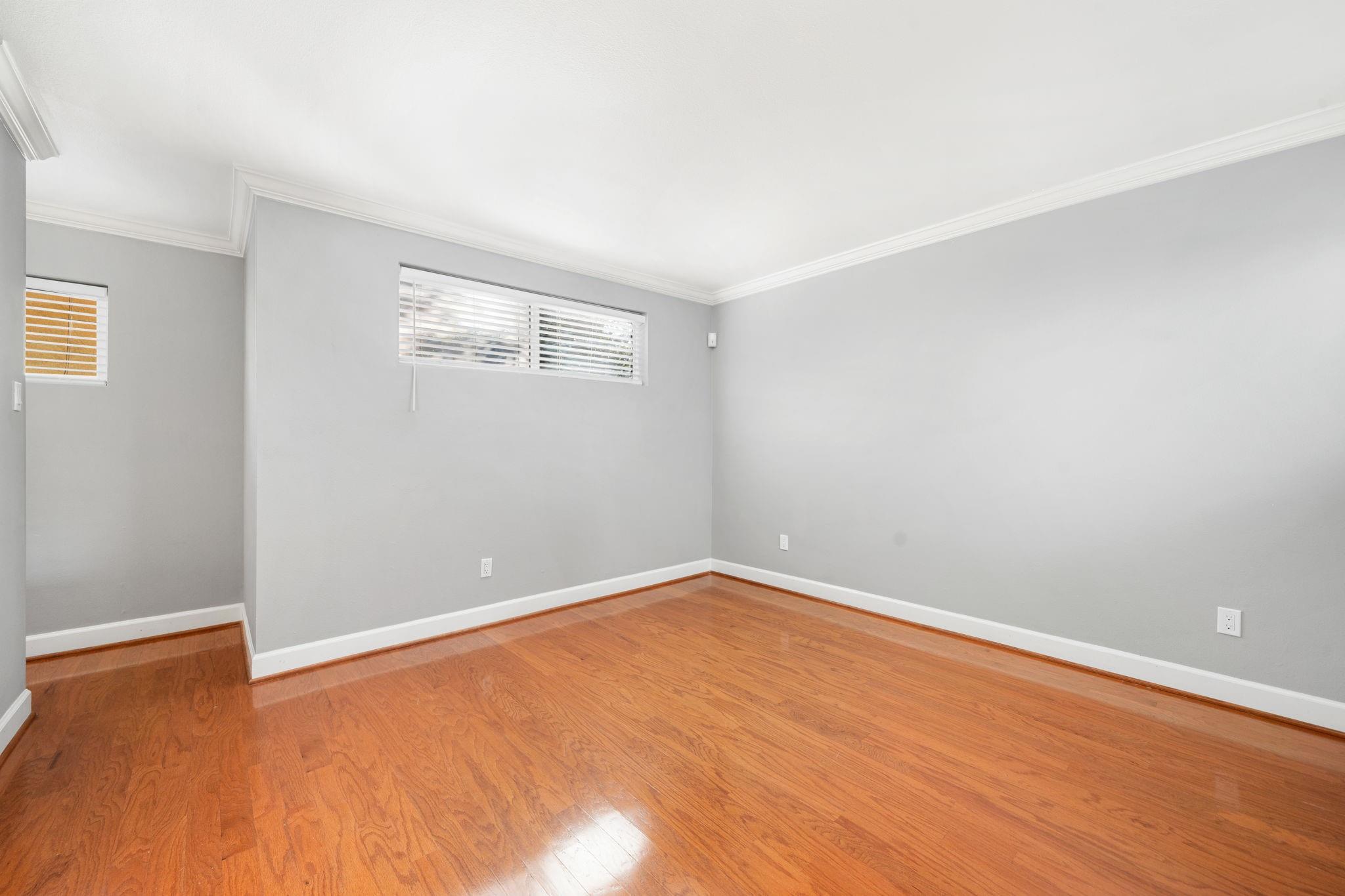 905 Hawthorne Street