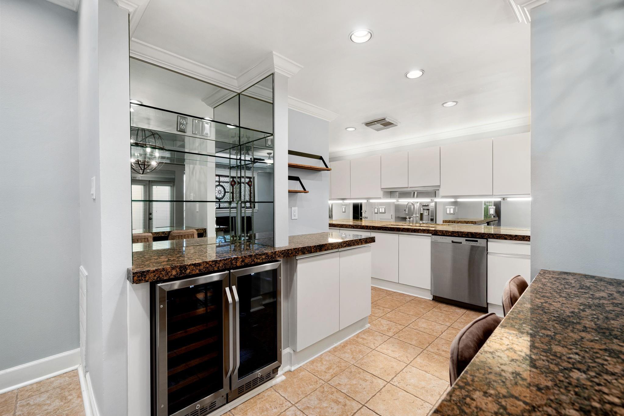 905 Hawthorne Street