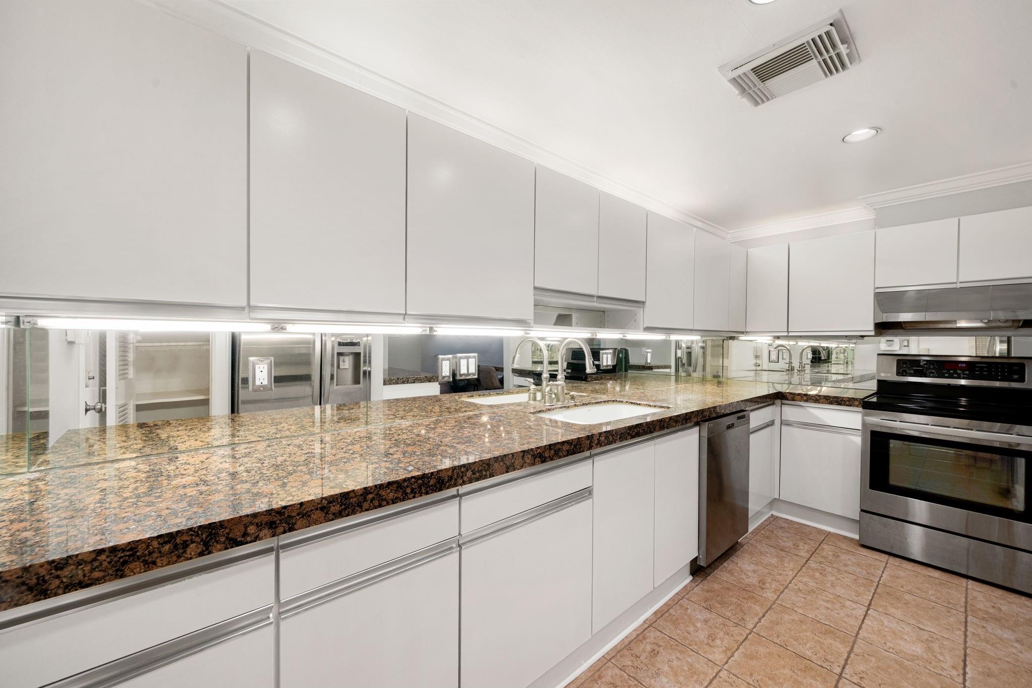 905 Hawthorne Street