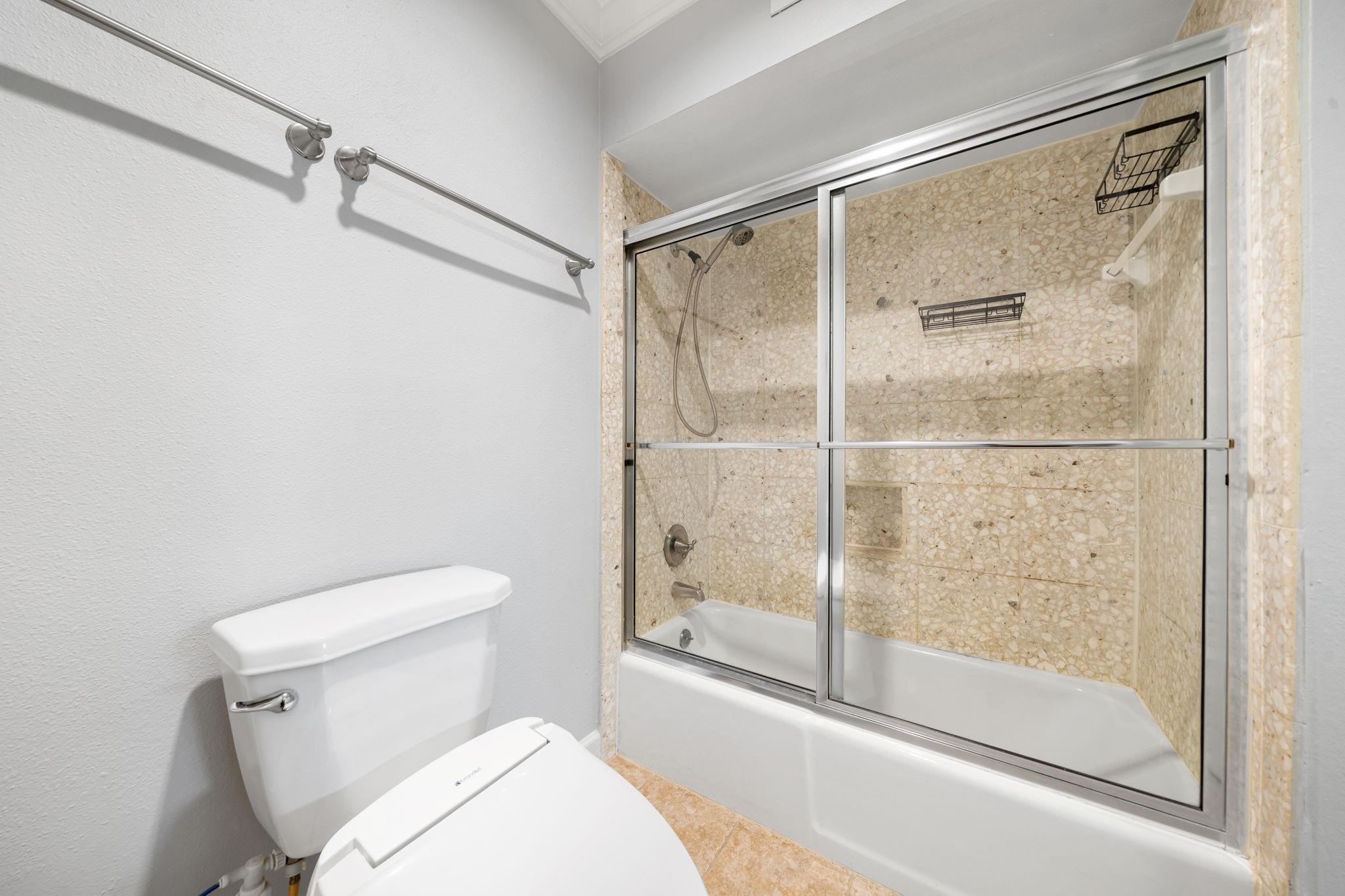 905 Hawthorne Street