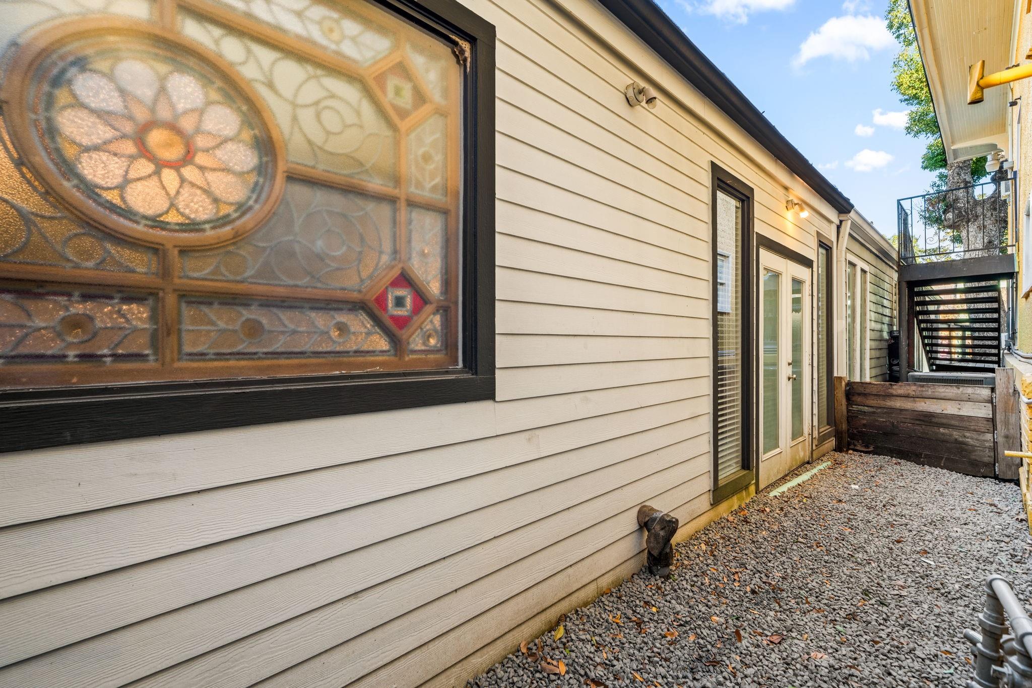 905 Hawthorne Street