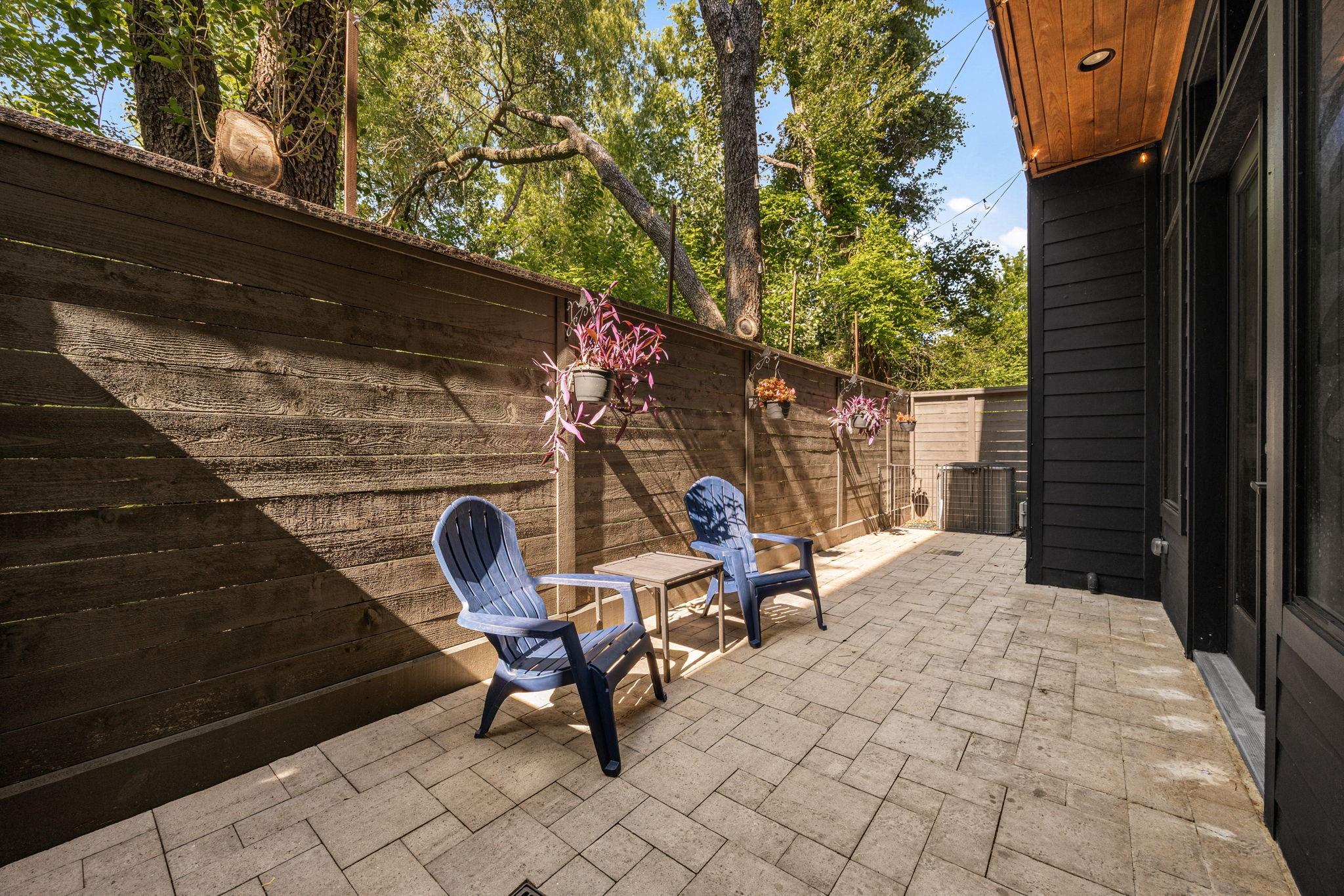 11008 Avenu Malkenu Avenue