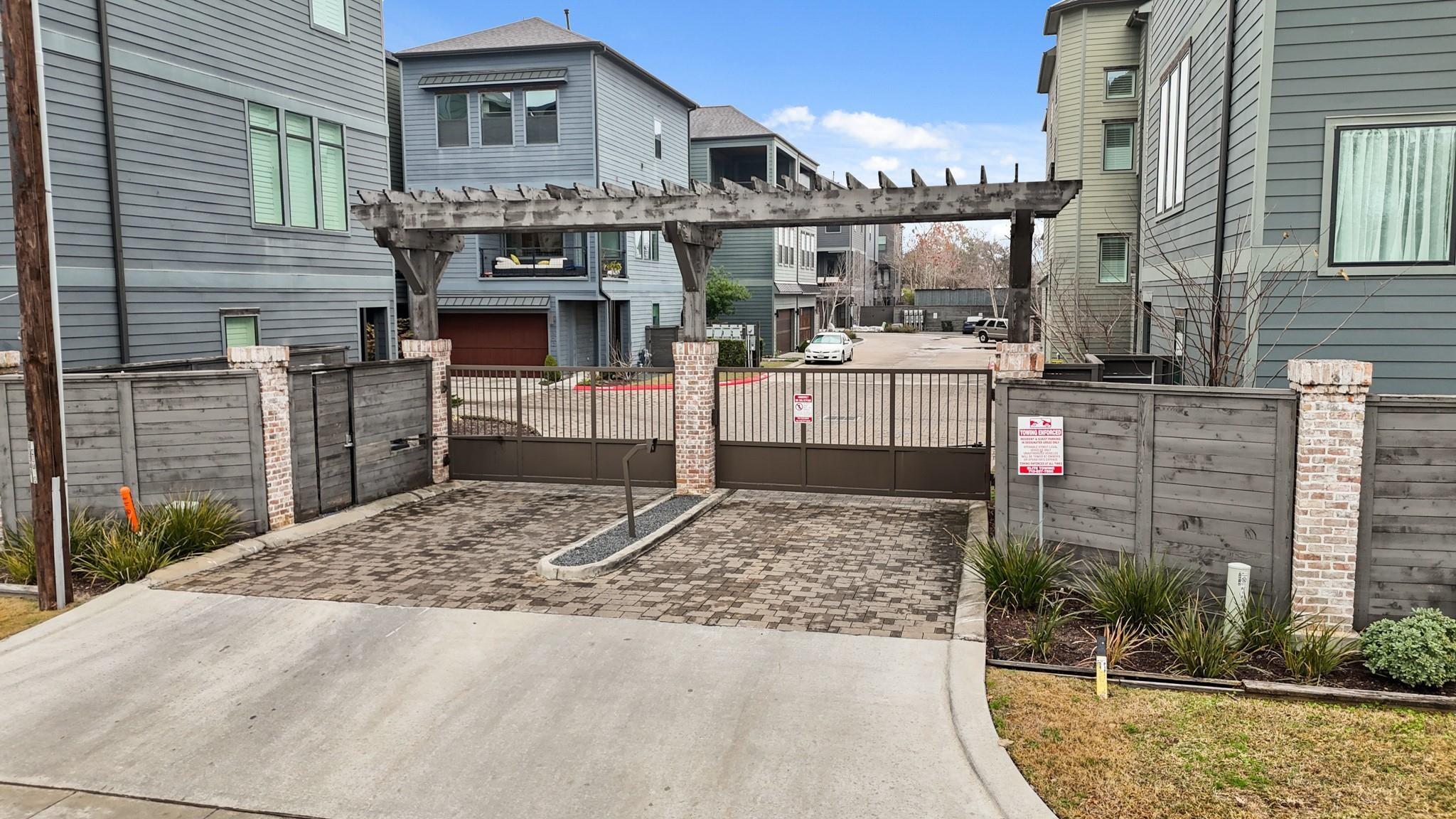 11008 Avenu Malkenu Avenue
