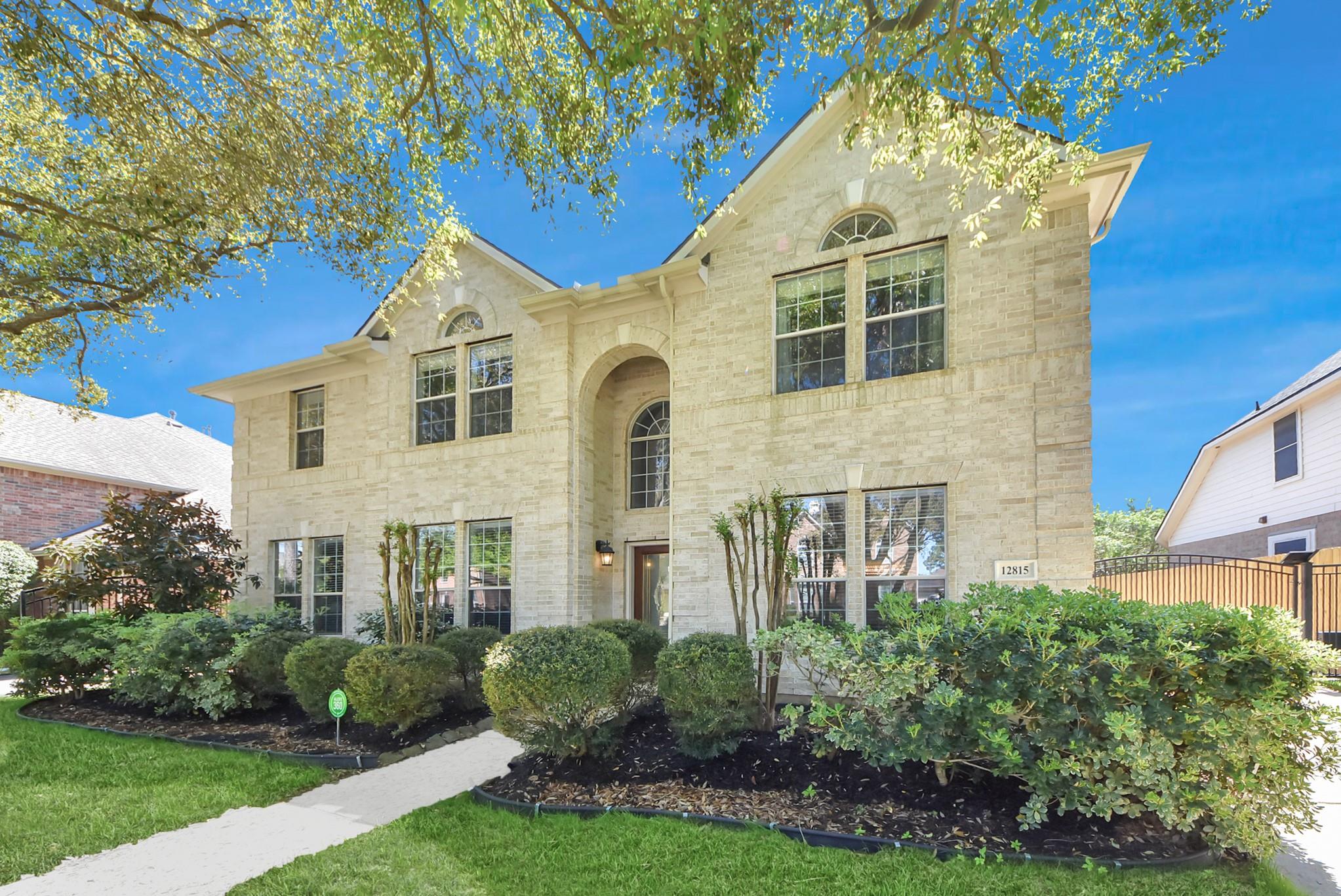 12815 Dadebrook Court