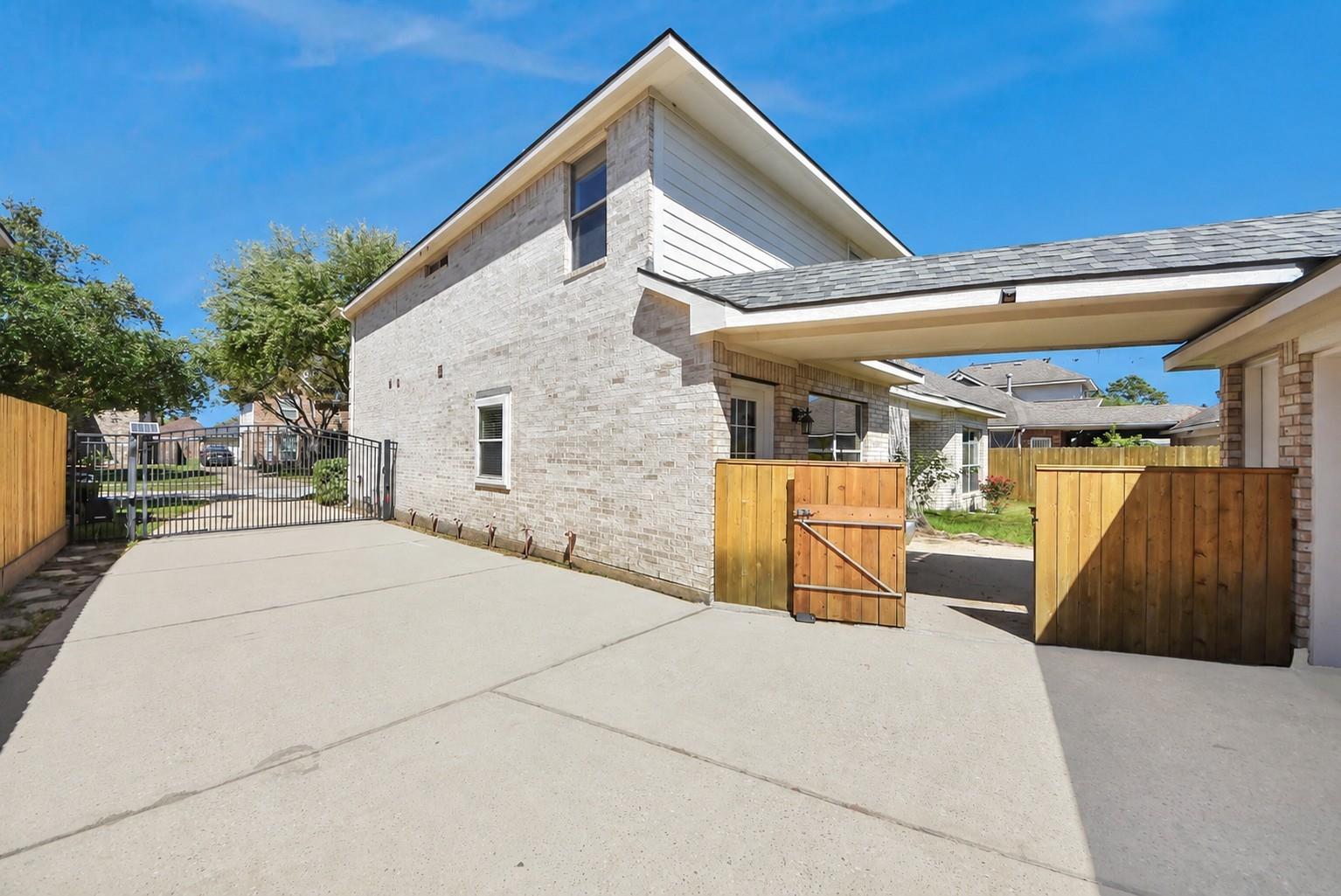 12815 Dadebrook Court