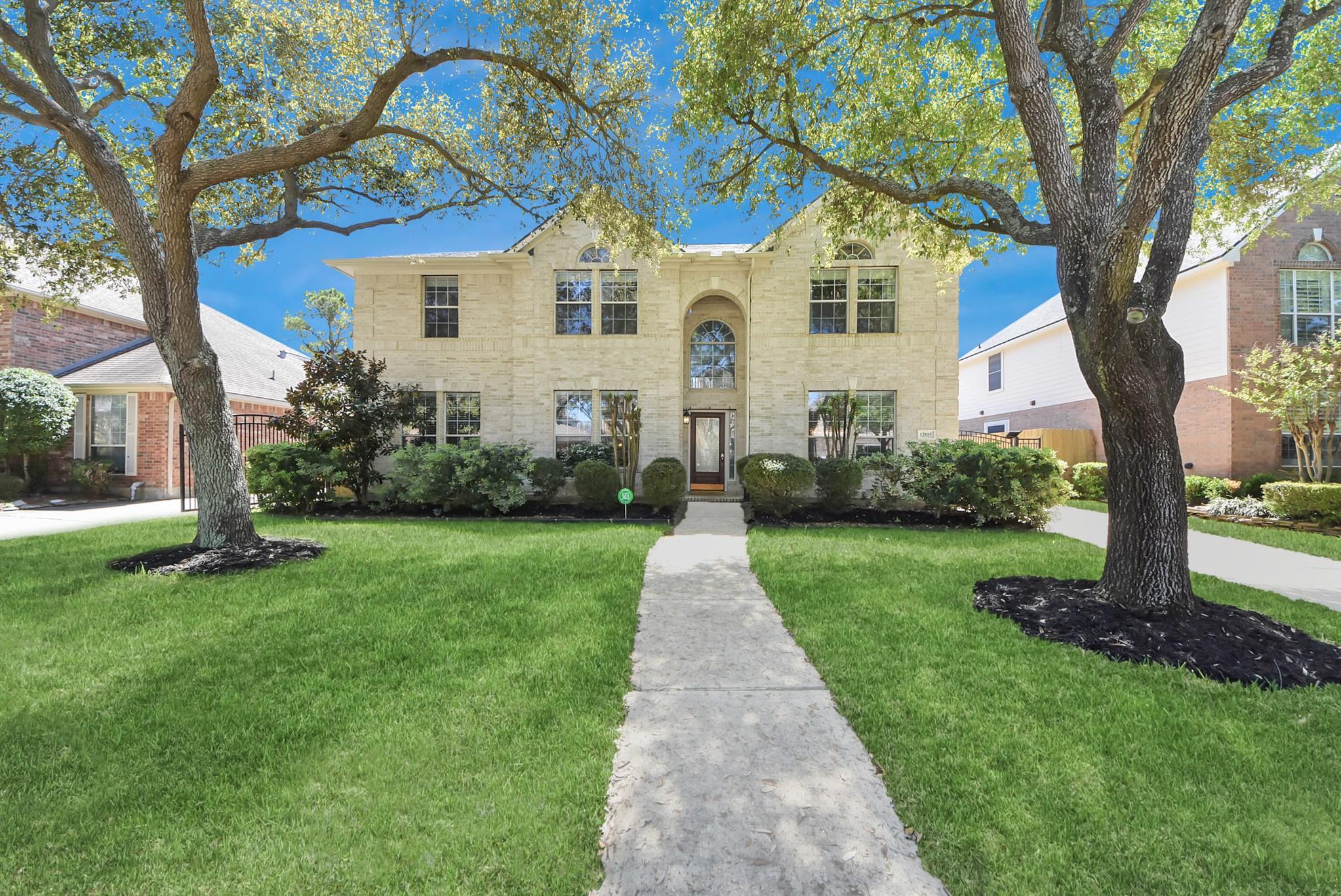12815 Dadebrook Court