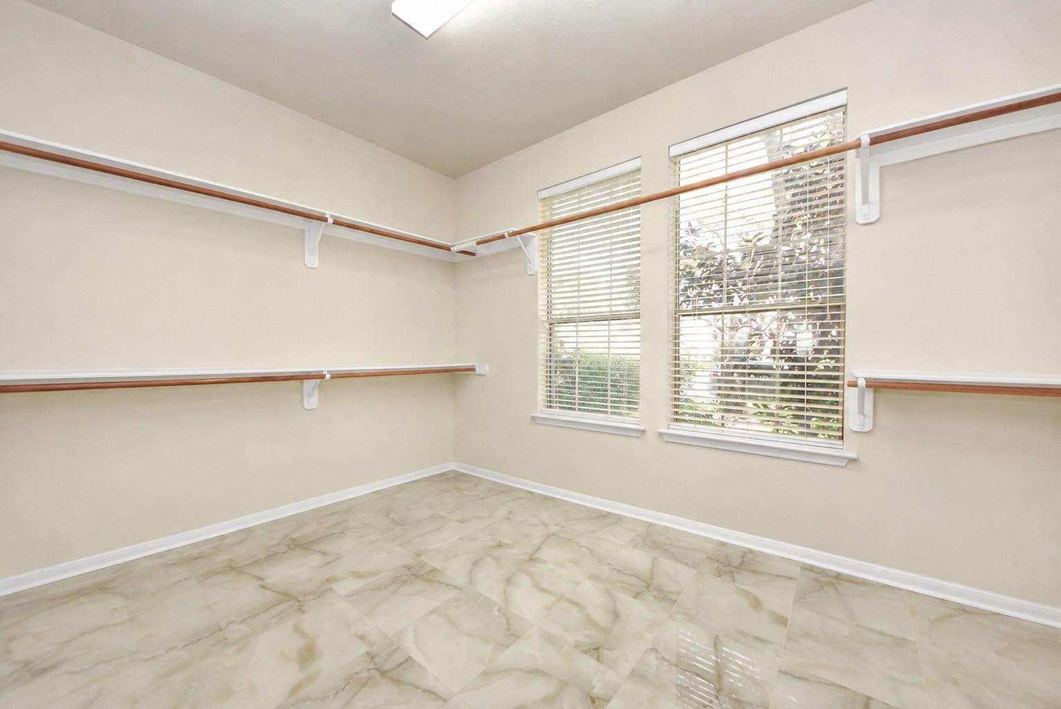 12815 Dadebrook Court