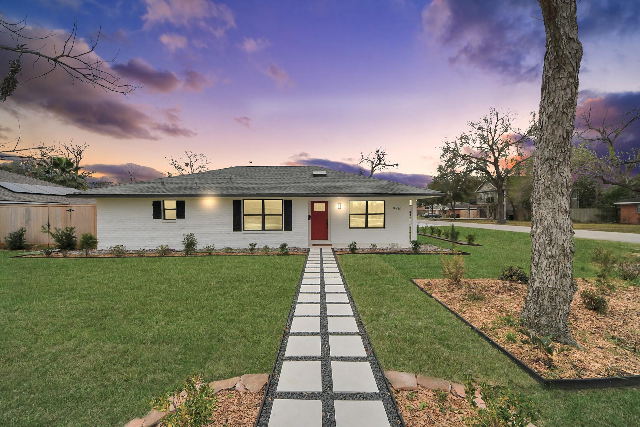 9261 Autauga Street
