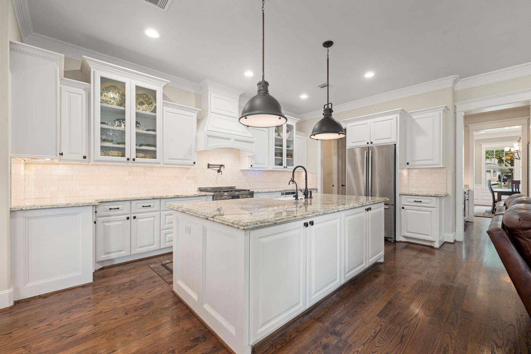 1639 Du Barry Lane