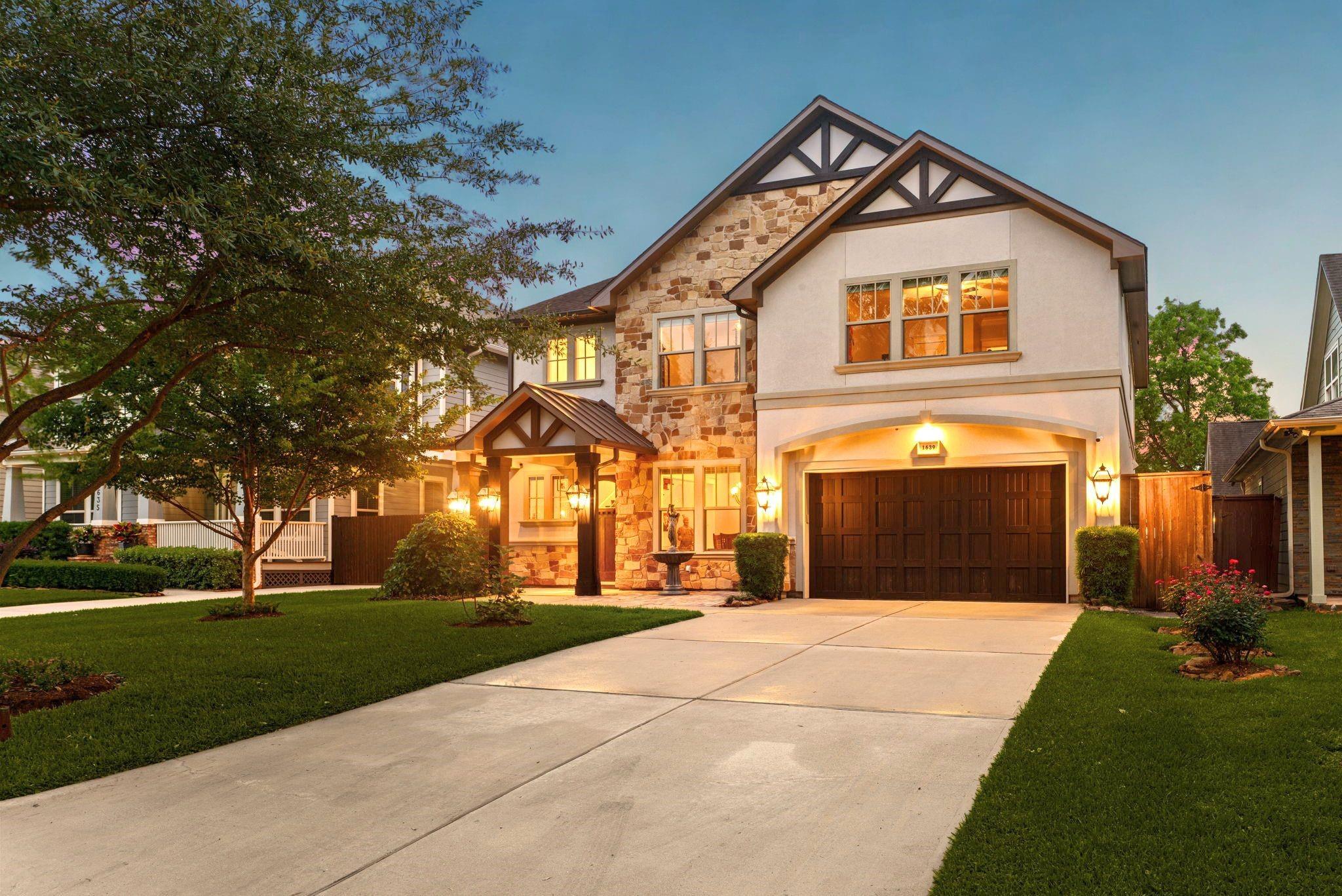 1639 Du Barry Lane