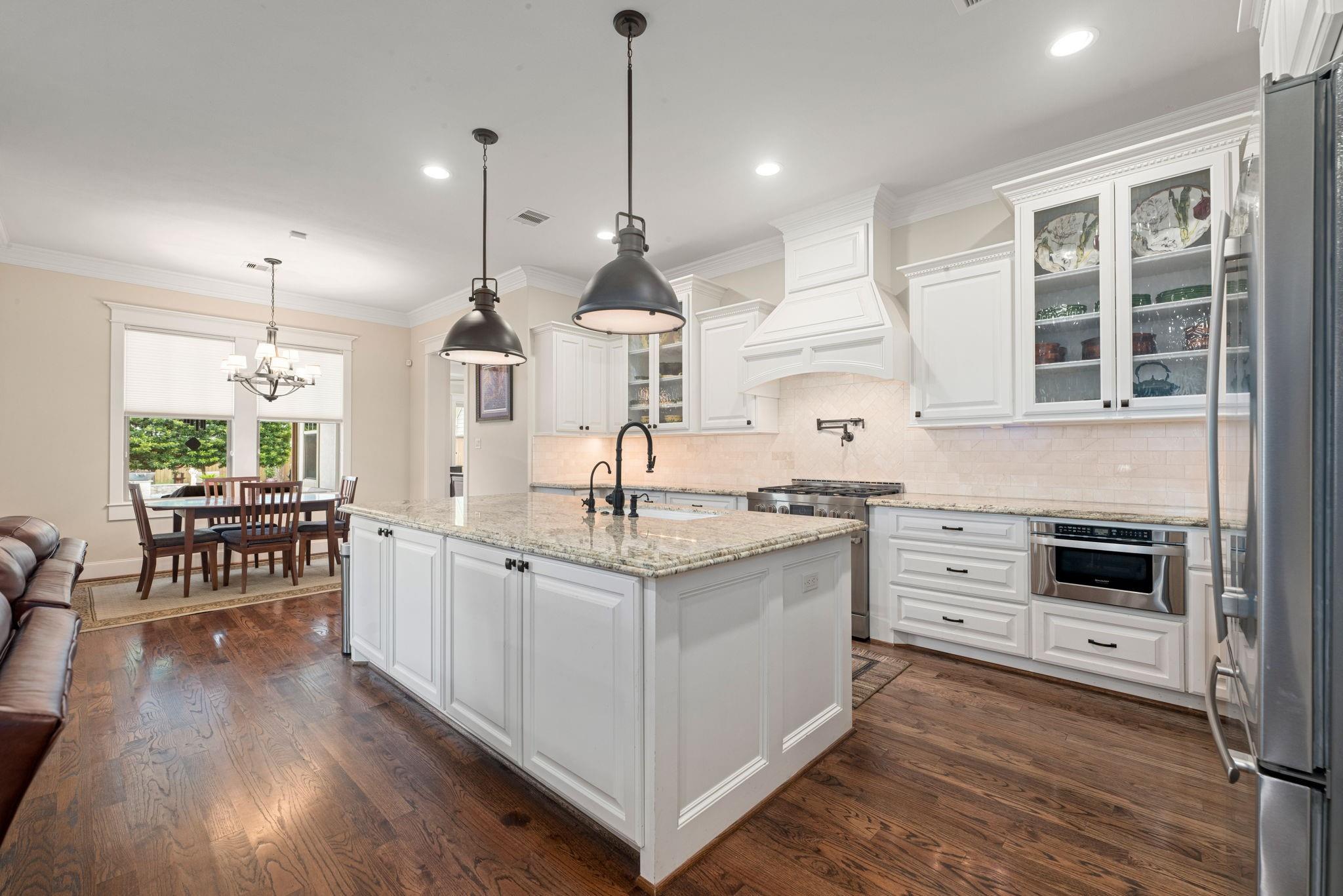 1639 Du Barry Lane