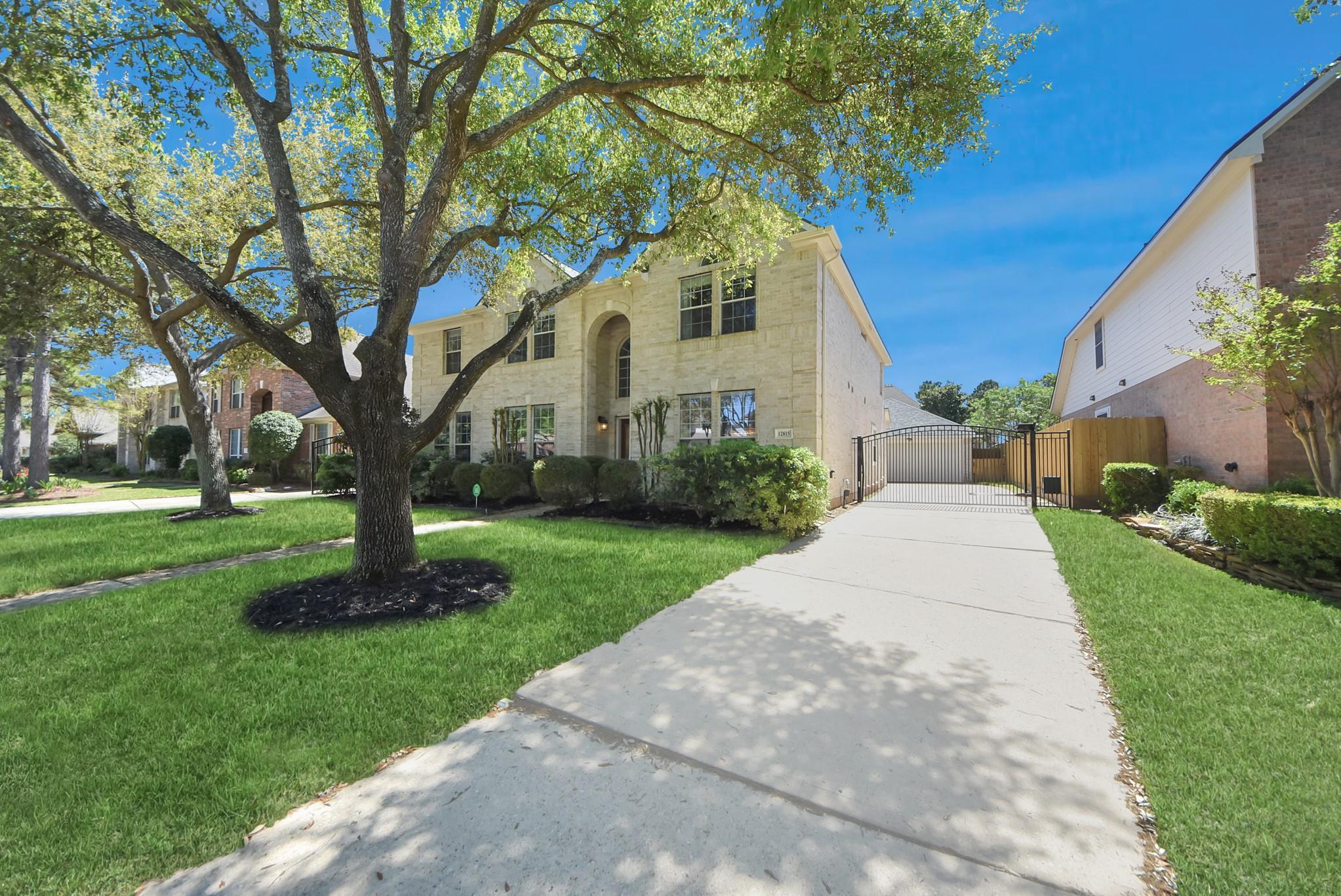 12815 Dadebrook Court