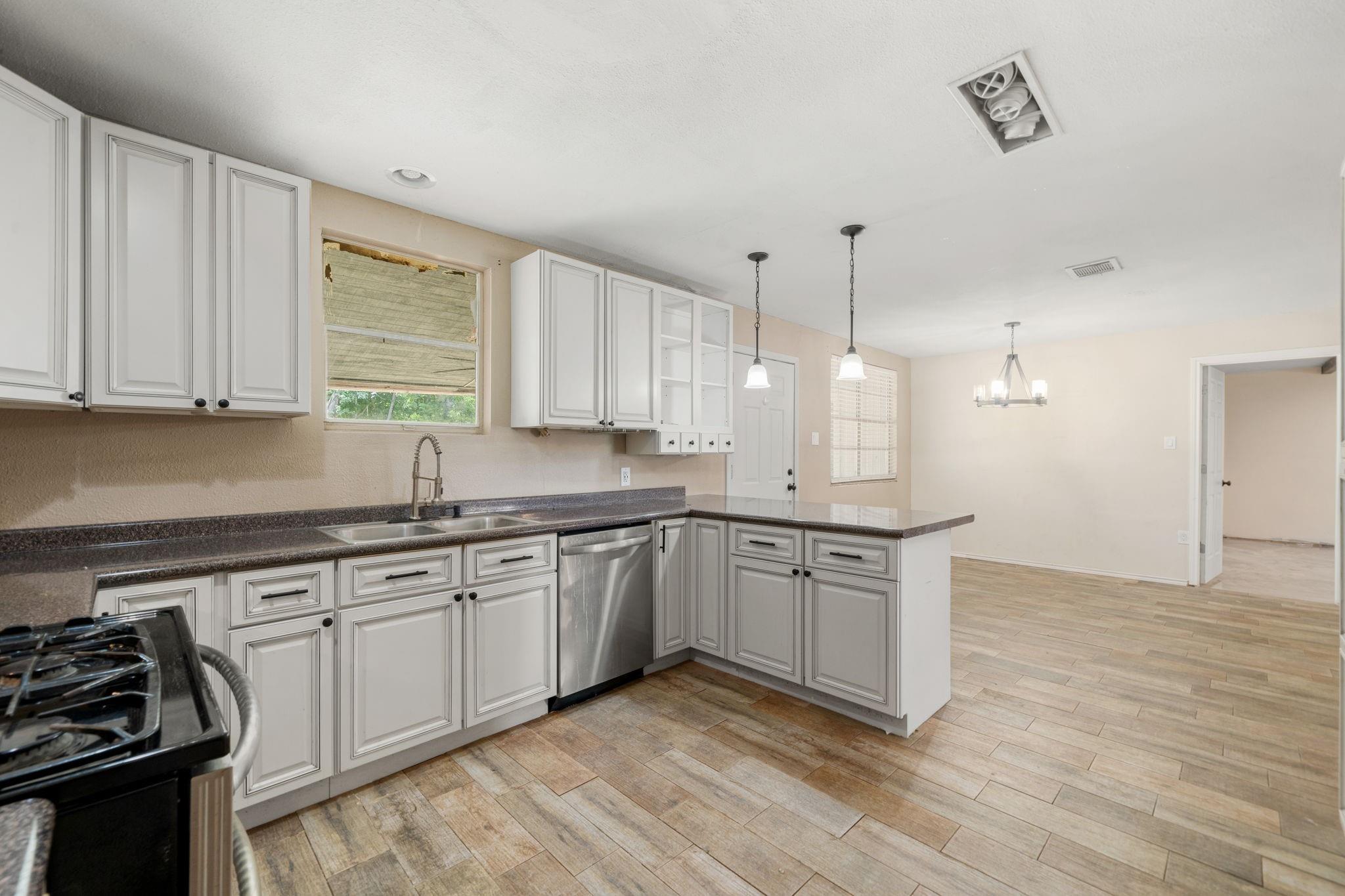 12914 Manor Drive