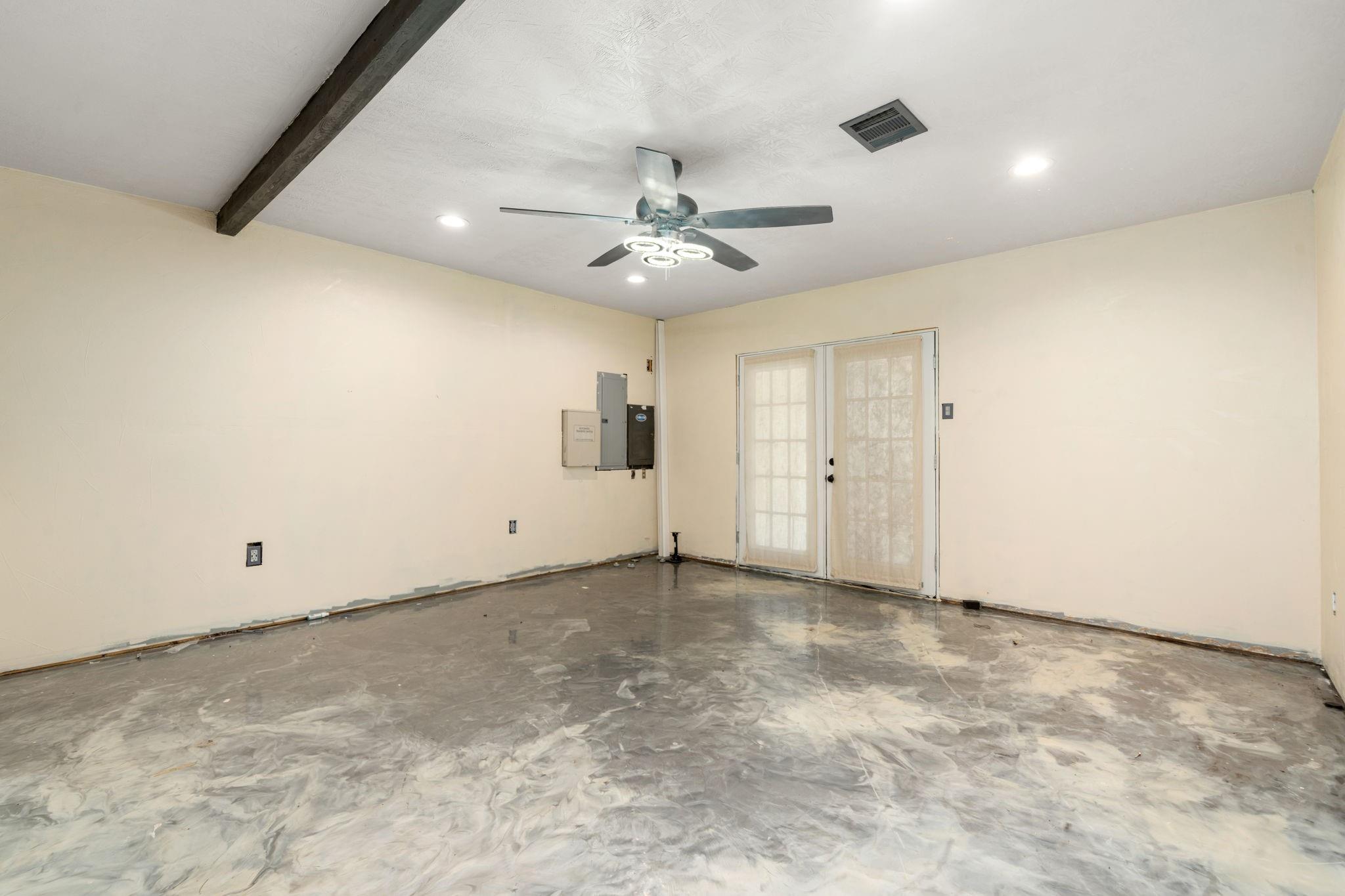 12914 Manor Drive