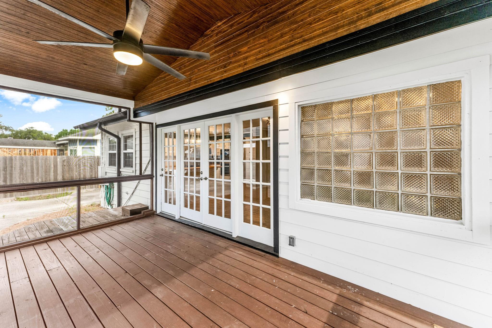 423 W 32nd Street