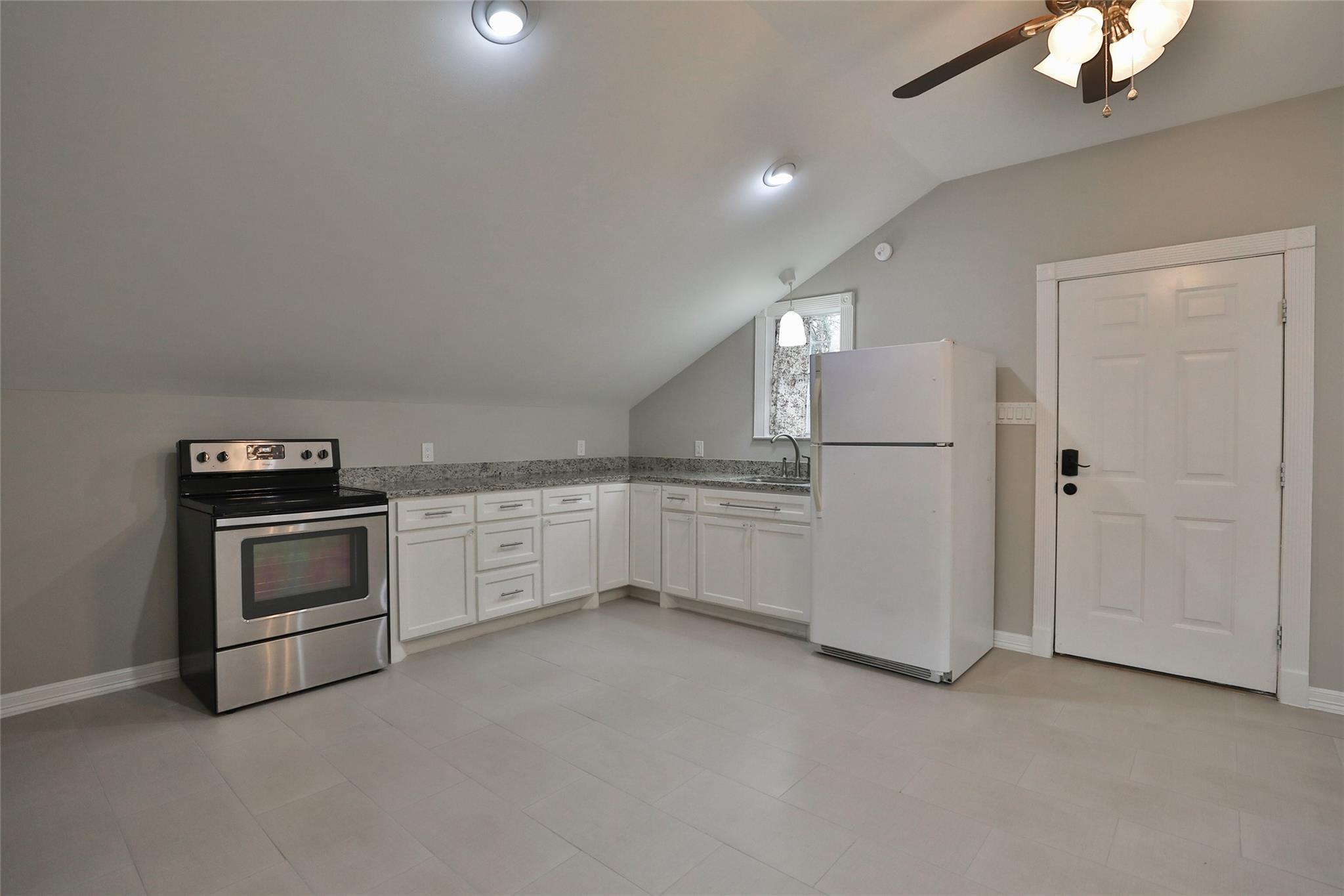 423 W 32nd Street