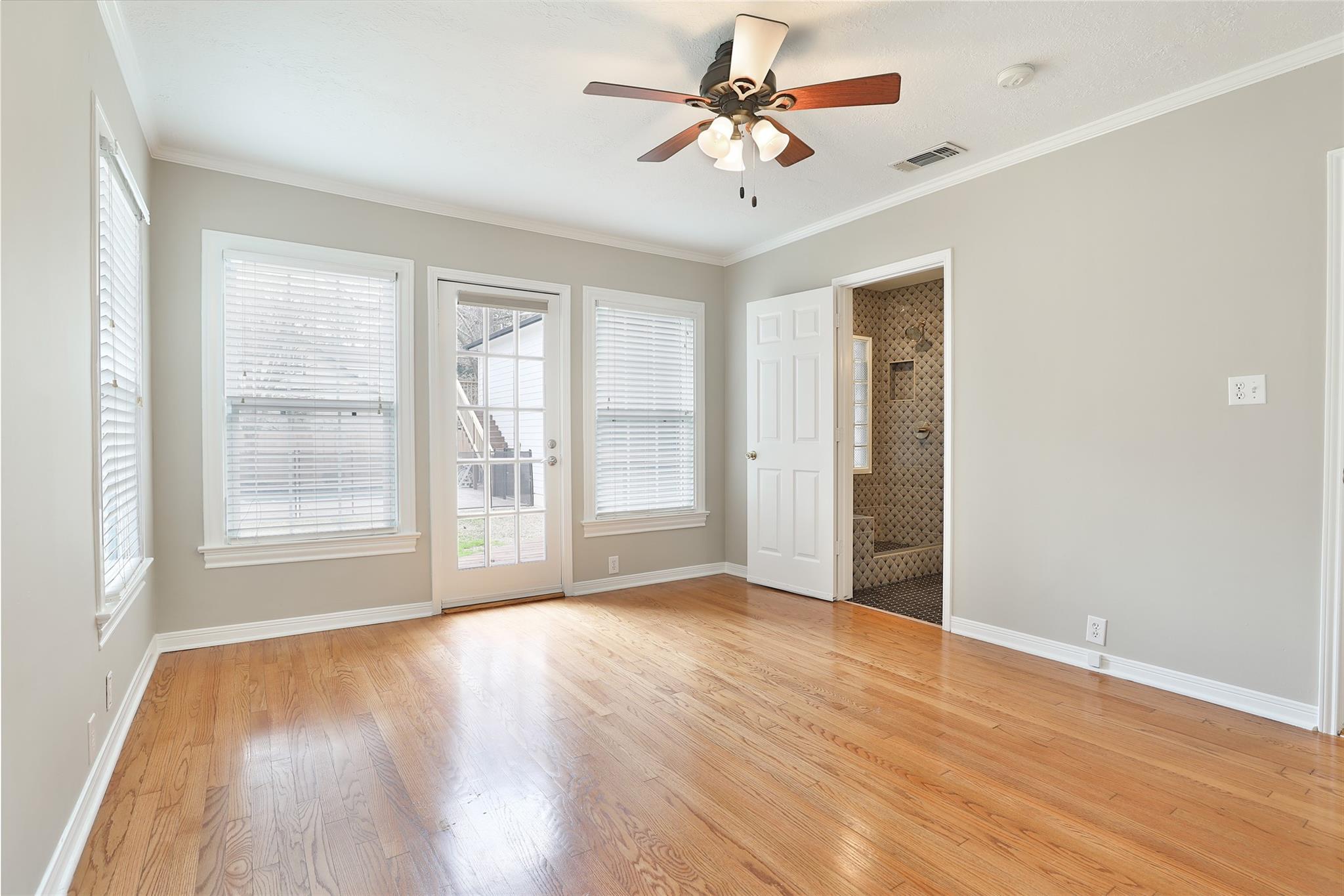 423 W 32nd Street