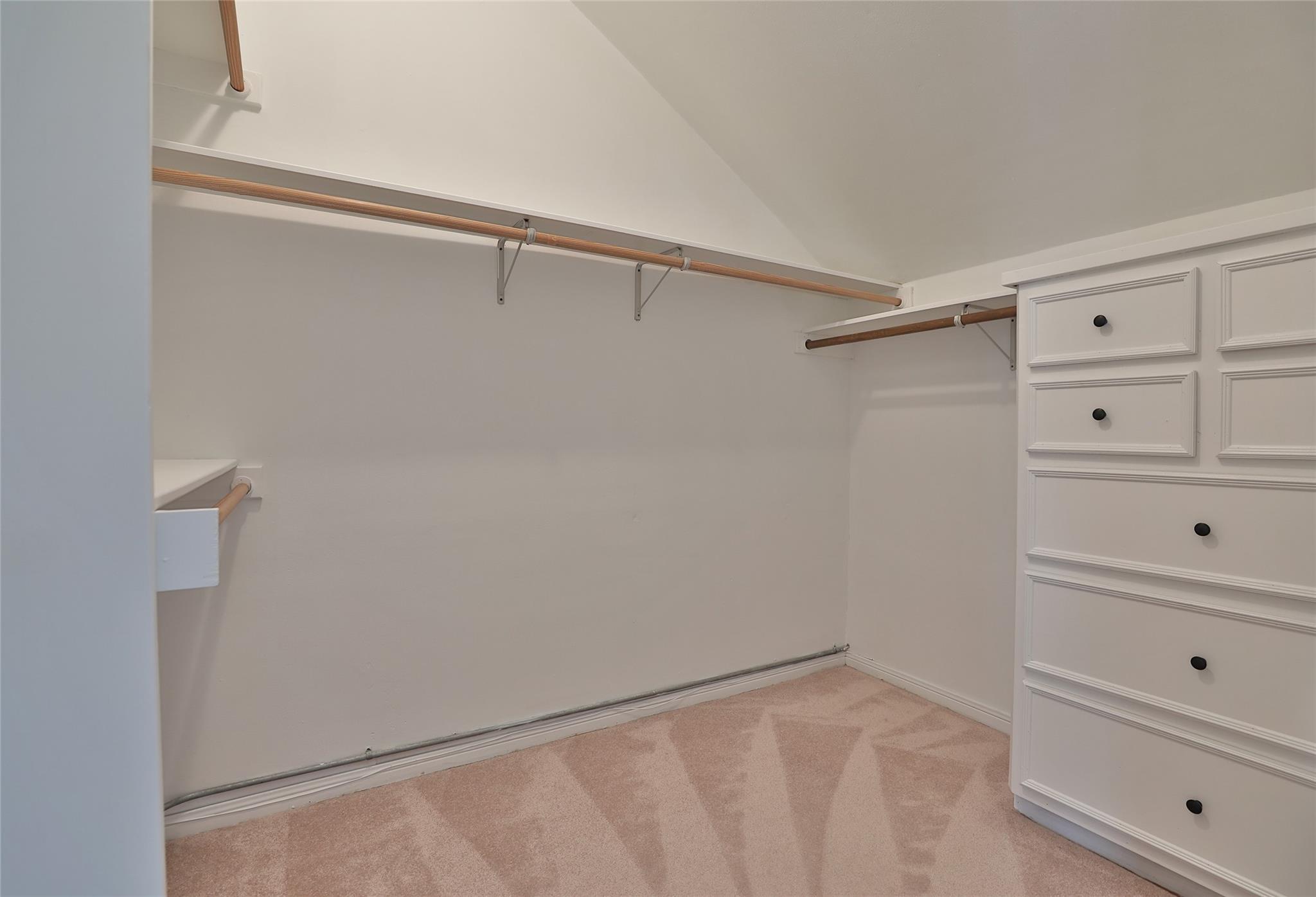 423 W 32nd Street