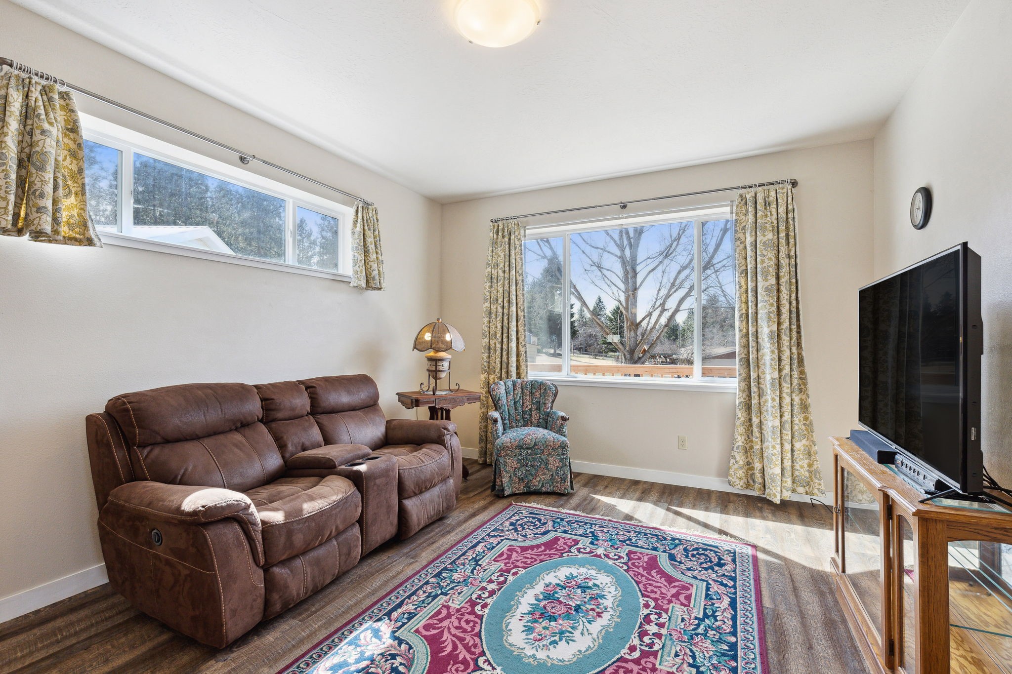 5622 Eastside Highway