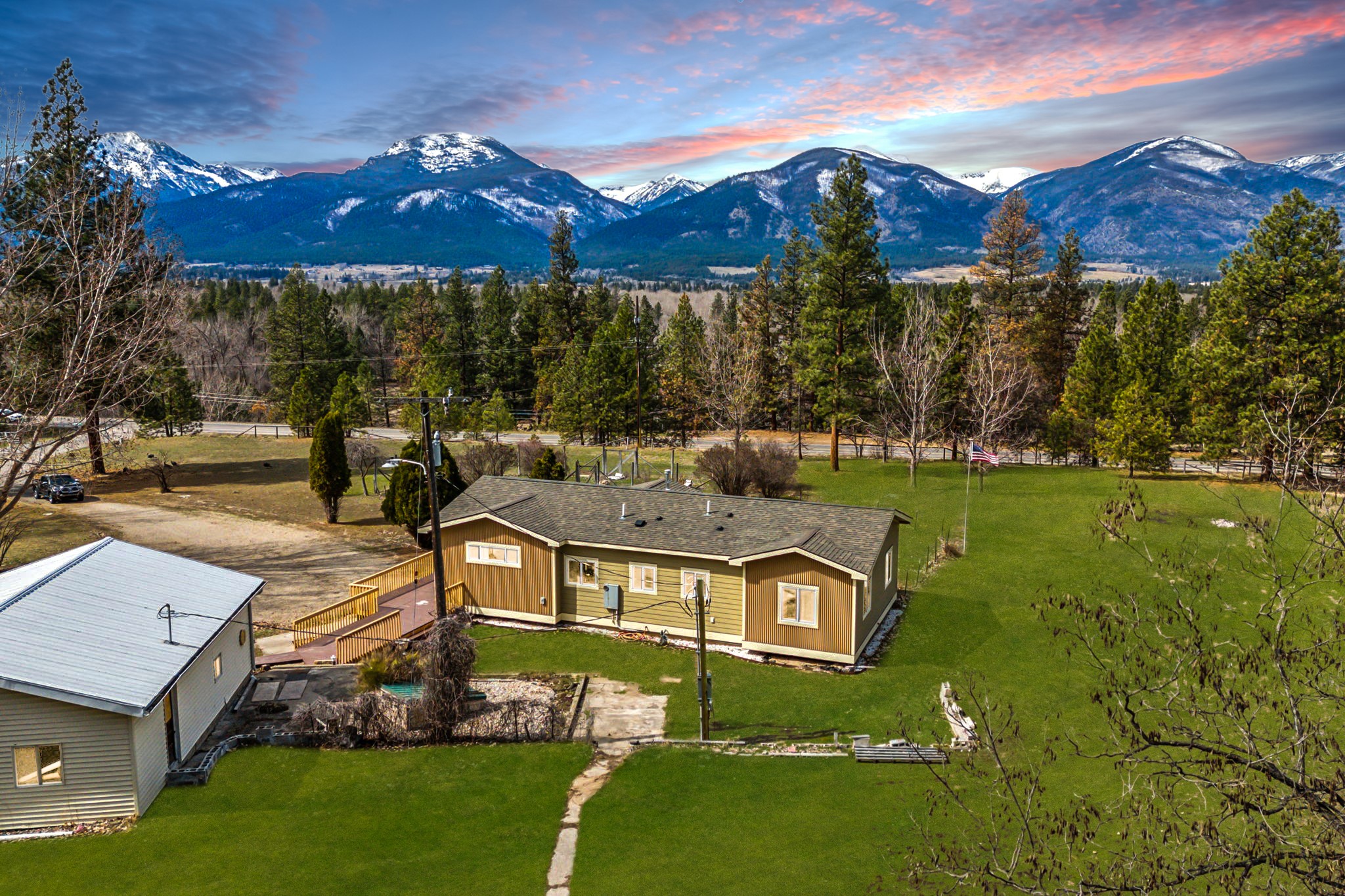 5622 Eastside Highway