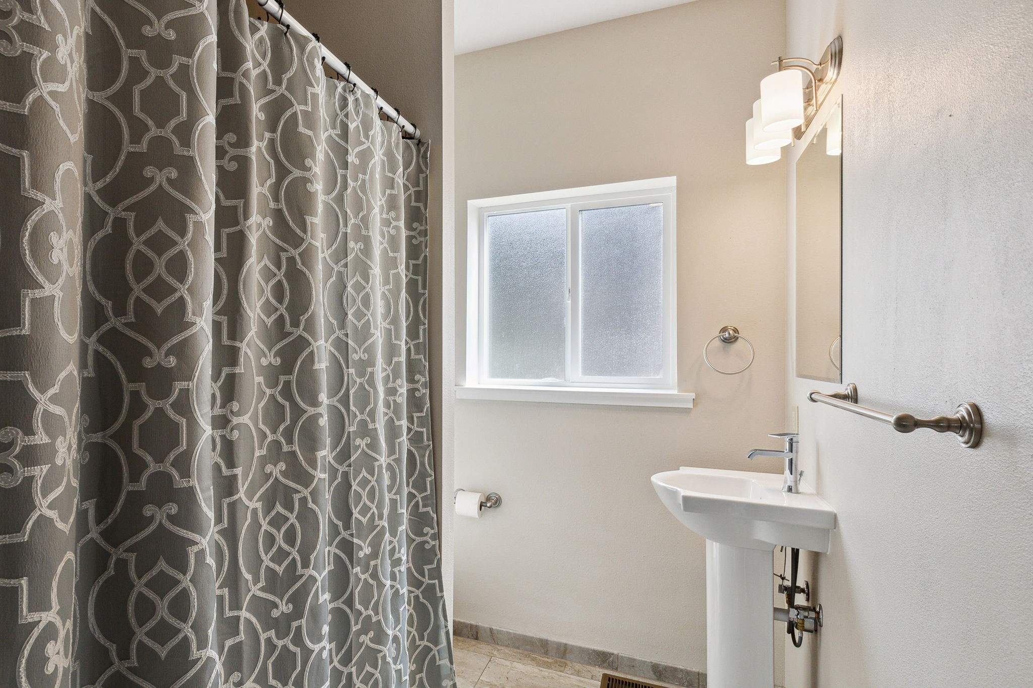 5622 Eastside Highway