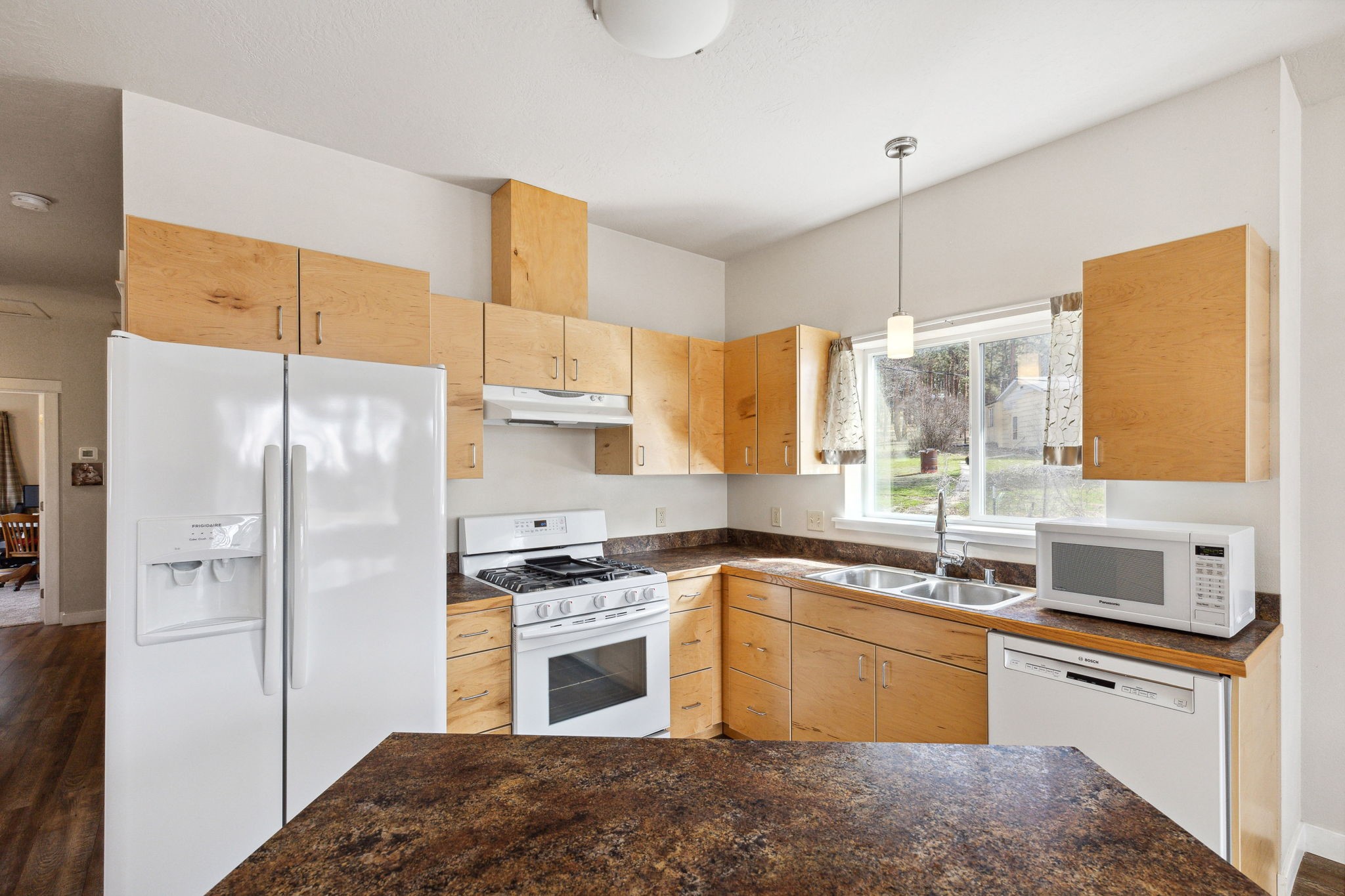 5622 Eastside Highway