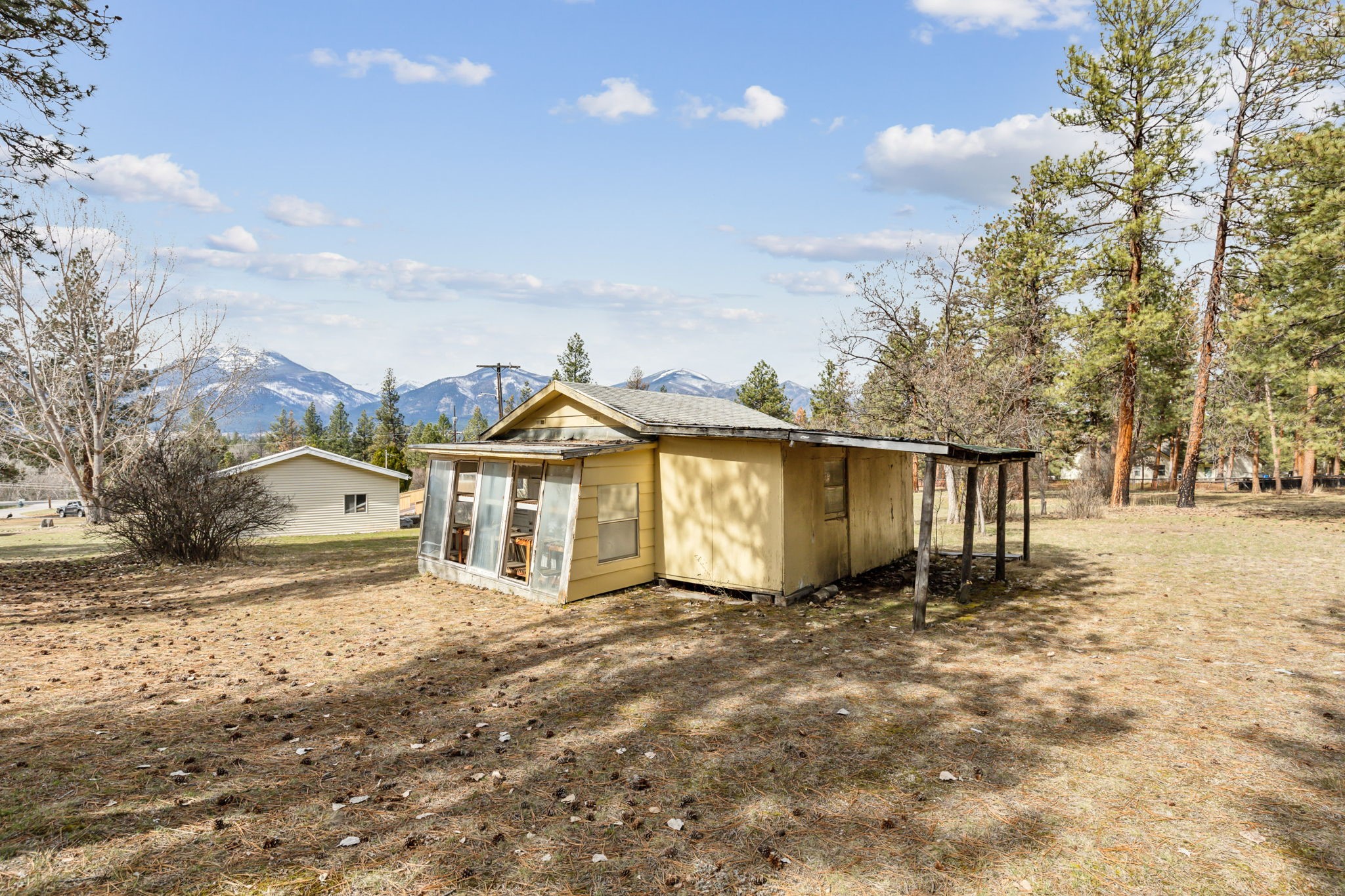 5622 Eastside Highway