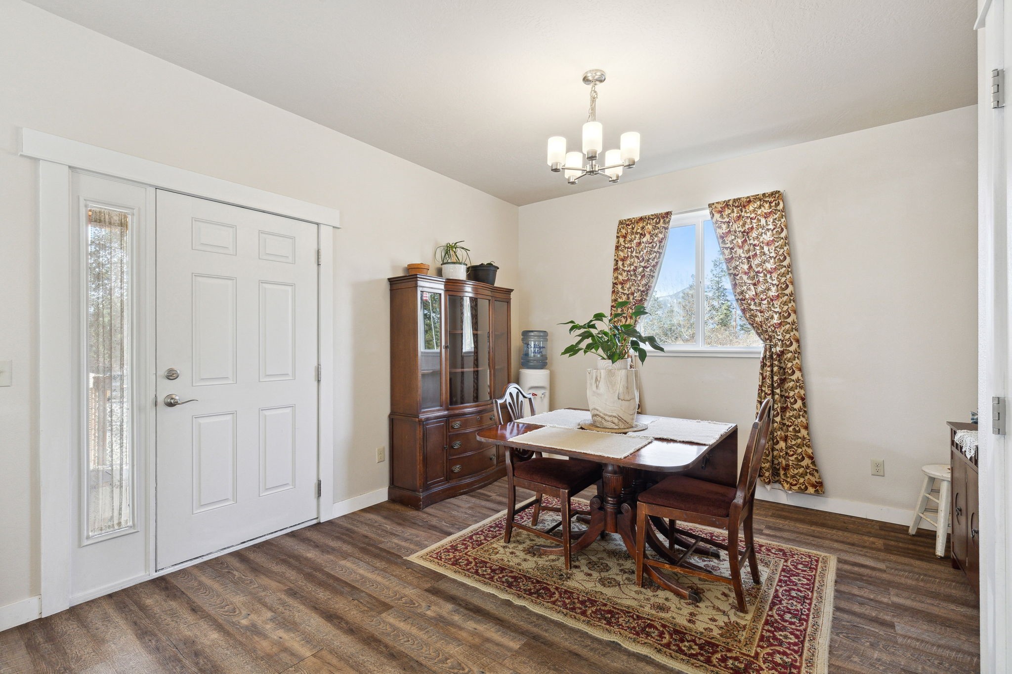 5622 Eastside Highway