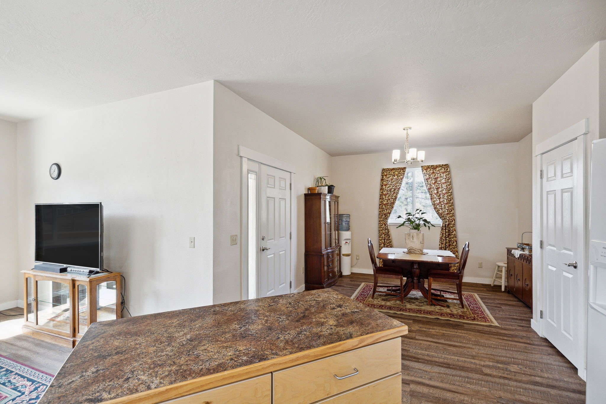 5622 Eastside Highway