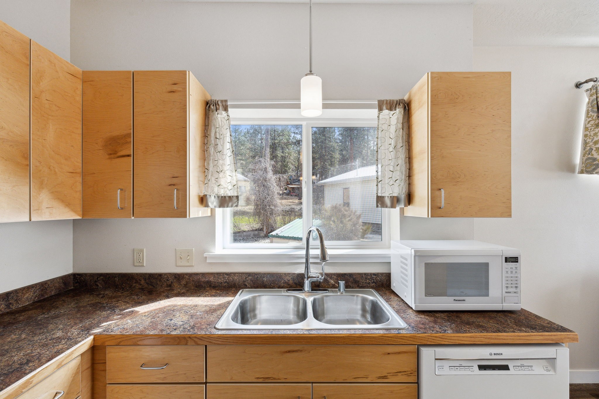 5622 Eastside Highway