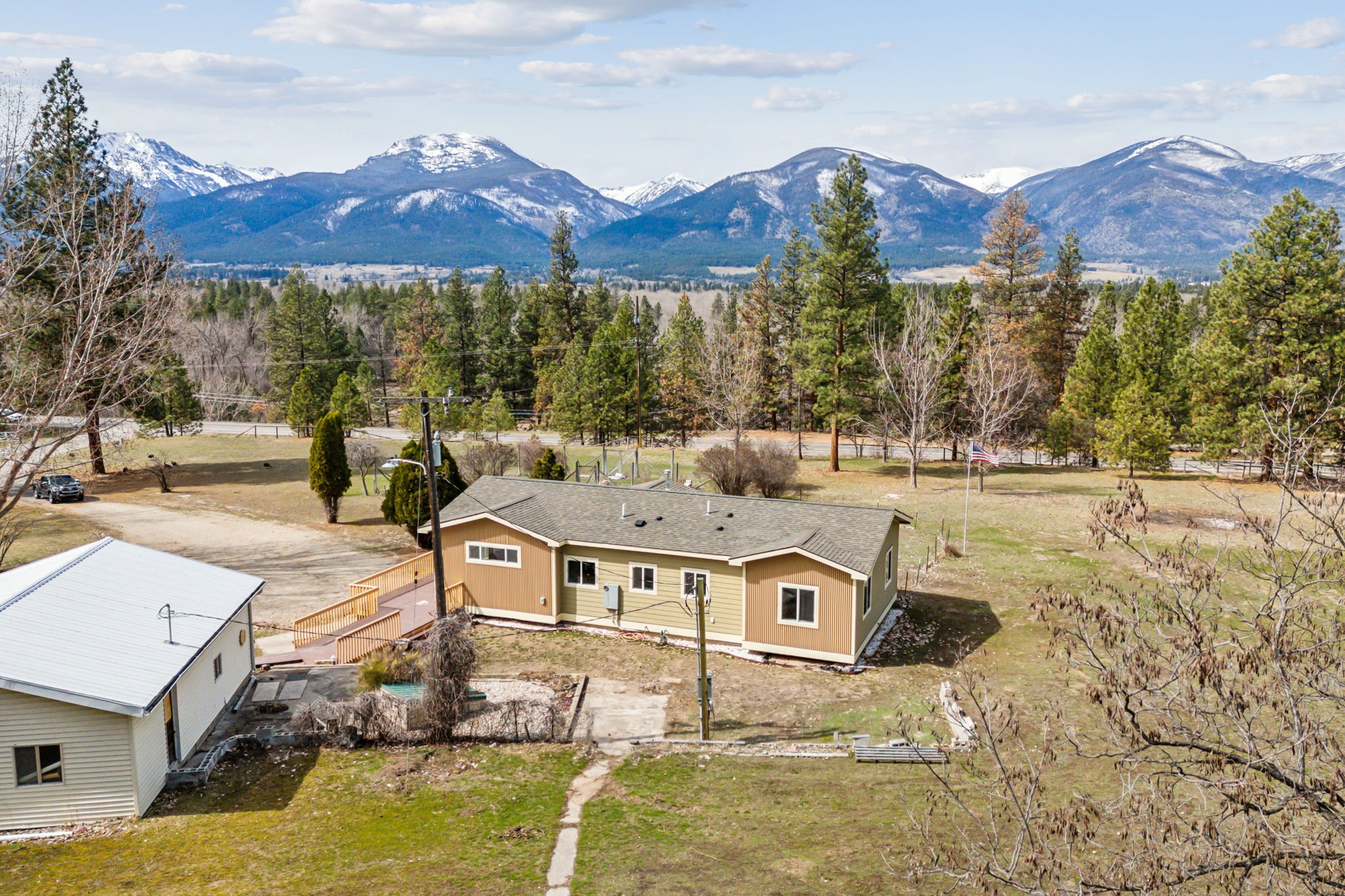 5622 Eastside Highway