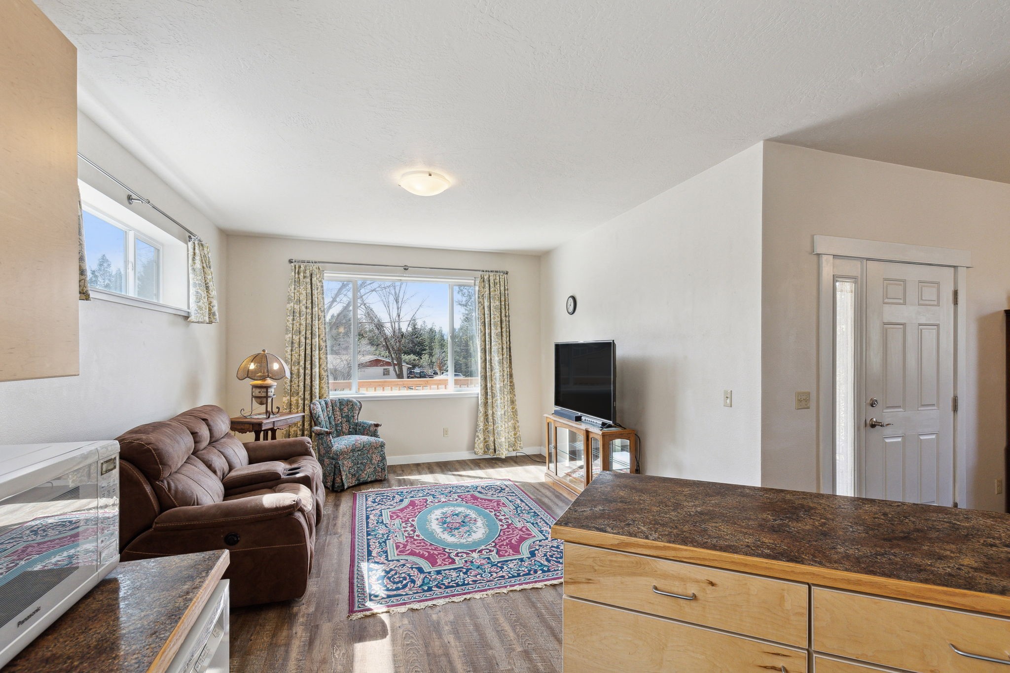 5622 Eastside Highway