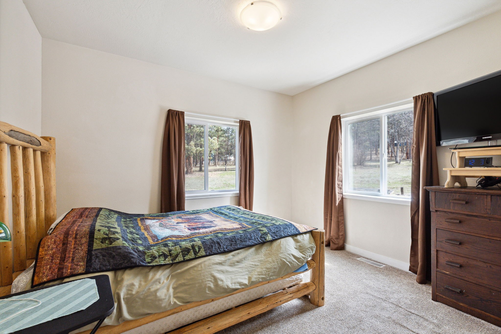 5622 Eastside Highway