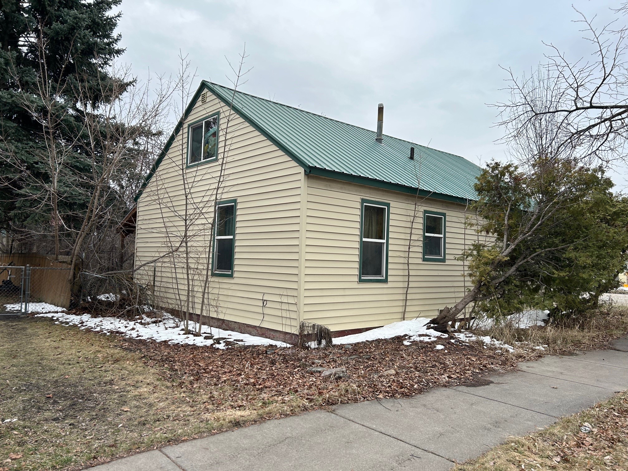 645 2nd Street W