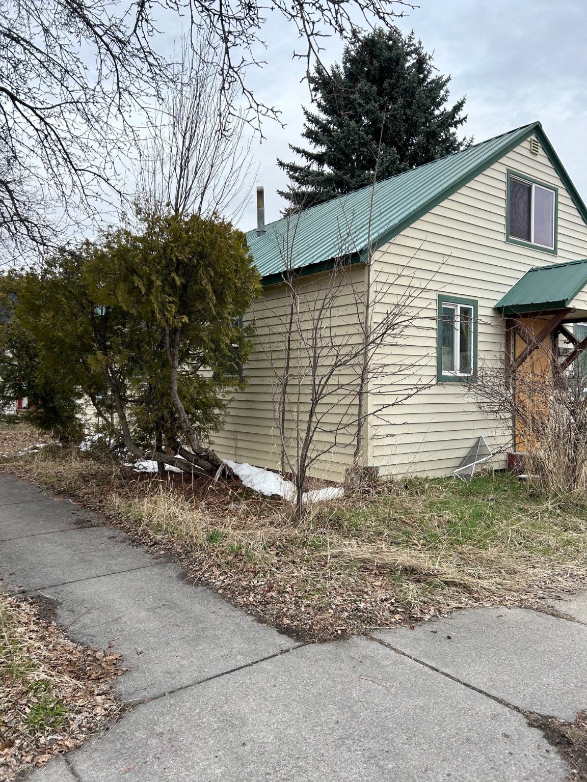 645 2nd Street W