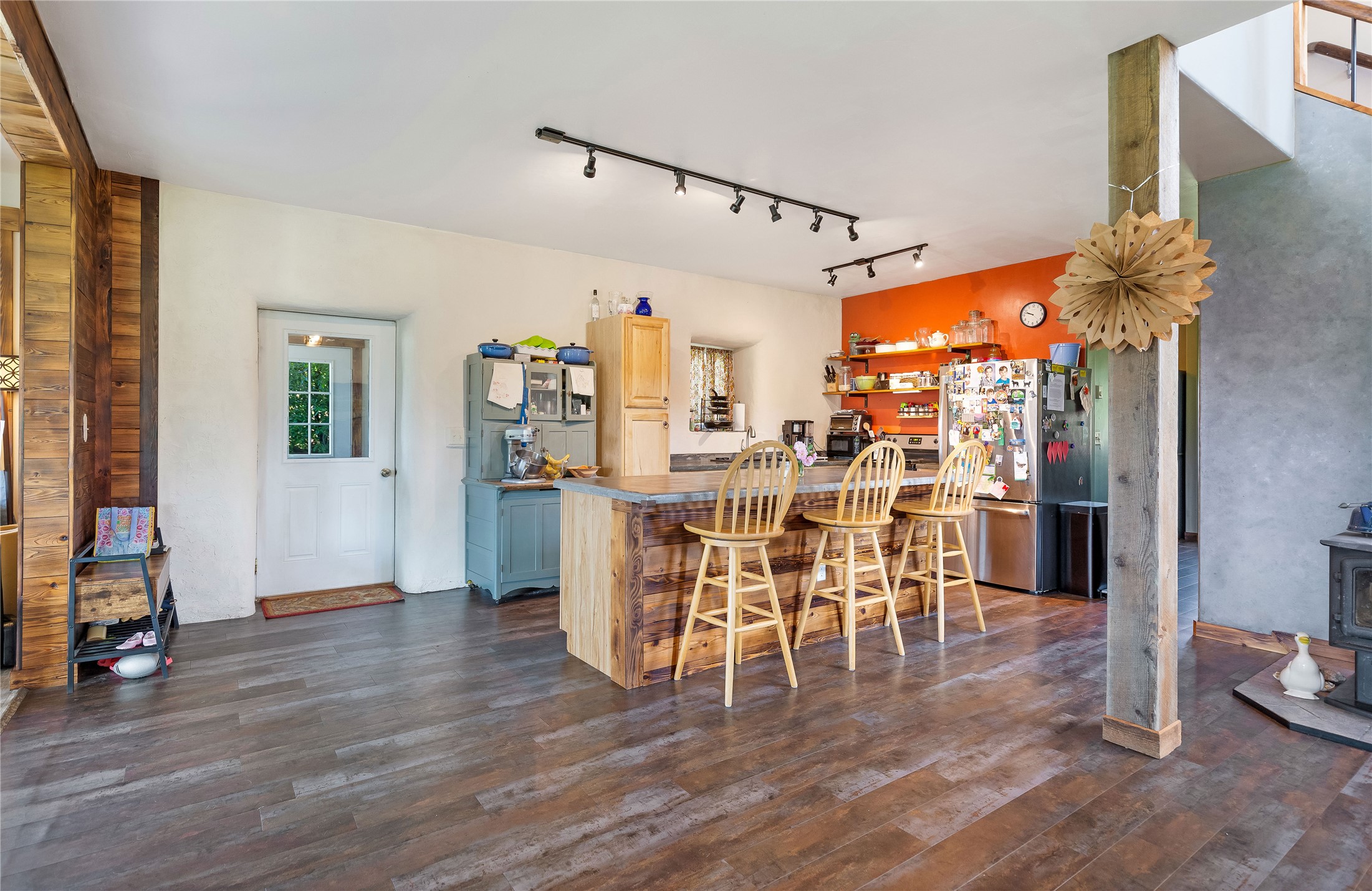 5230 Lower Martin Lane