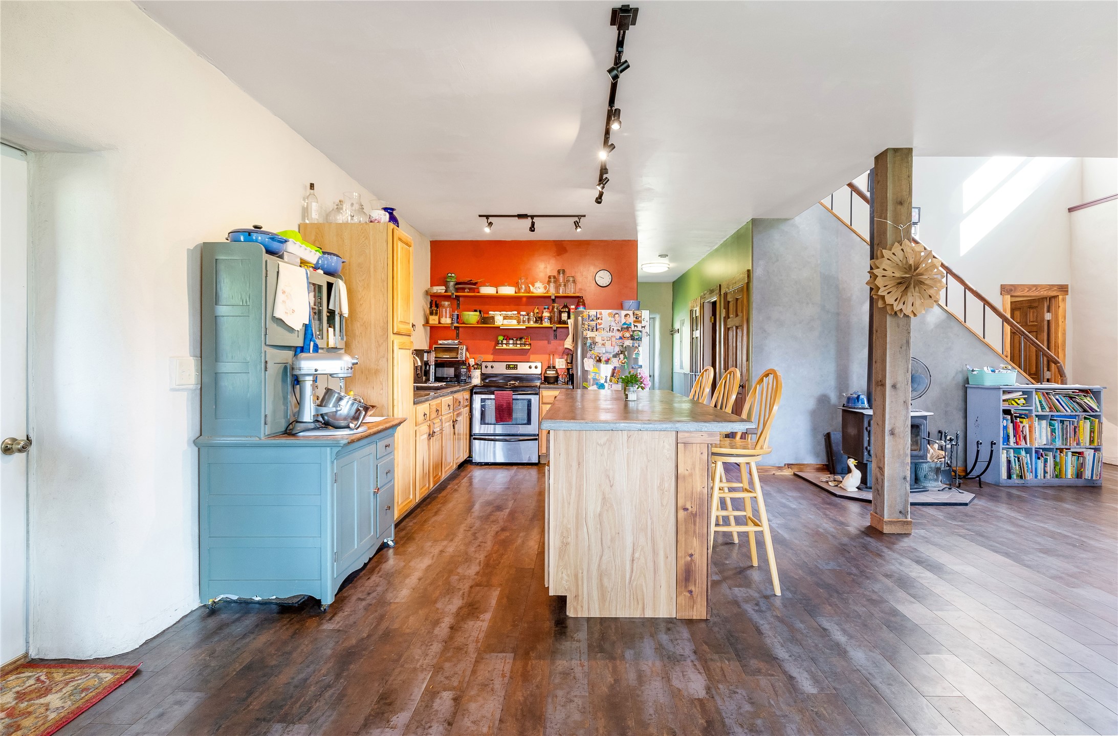 5230 Lower Martin Lane