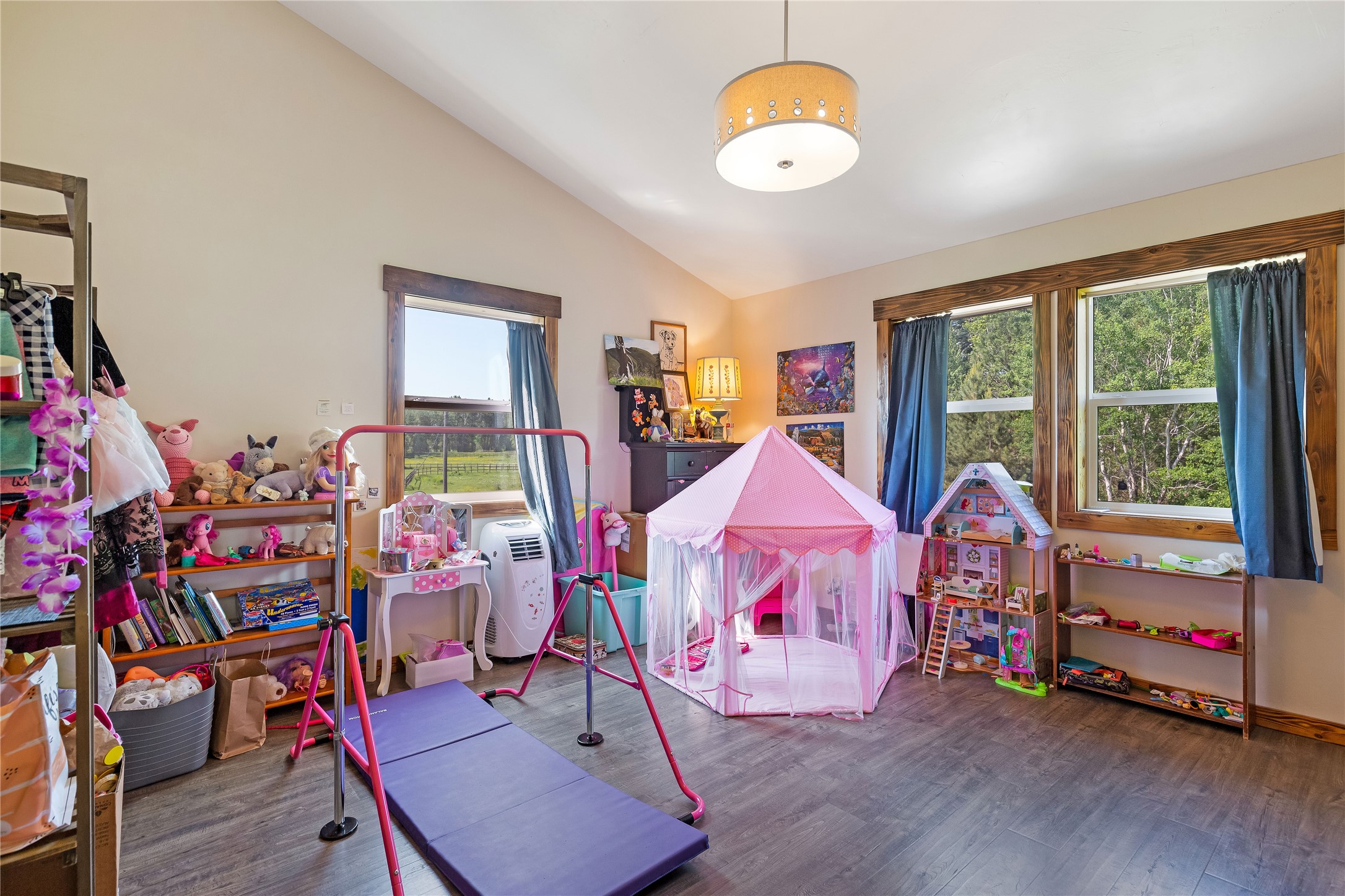 5230 Lower Martin Lane