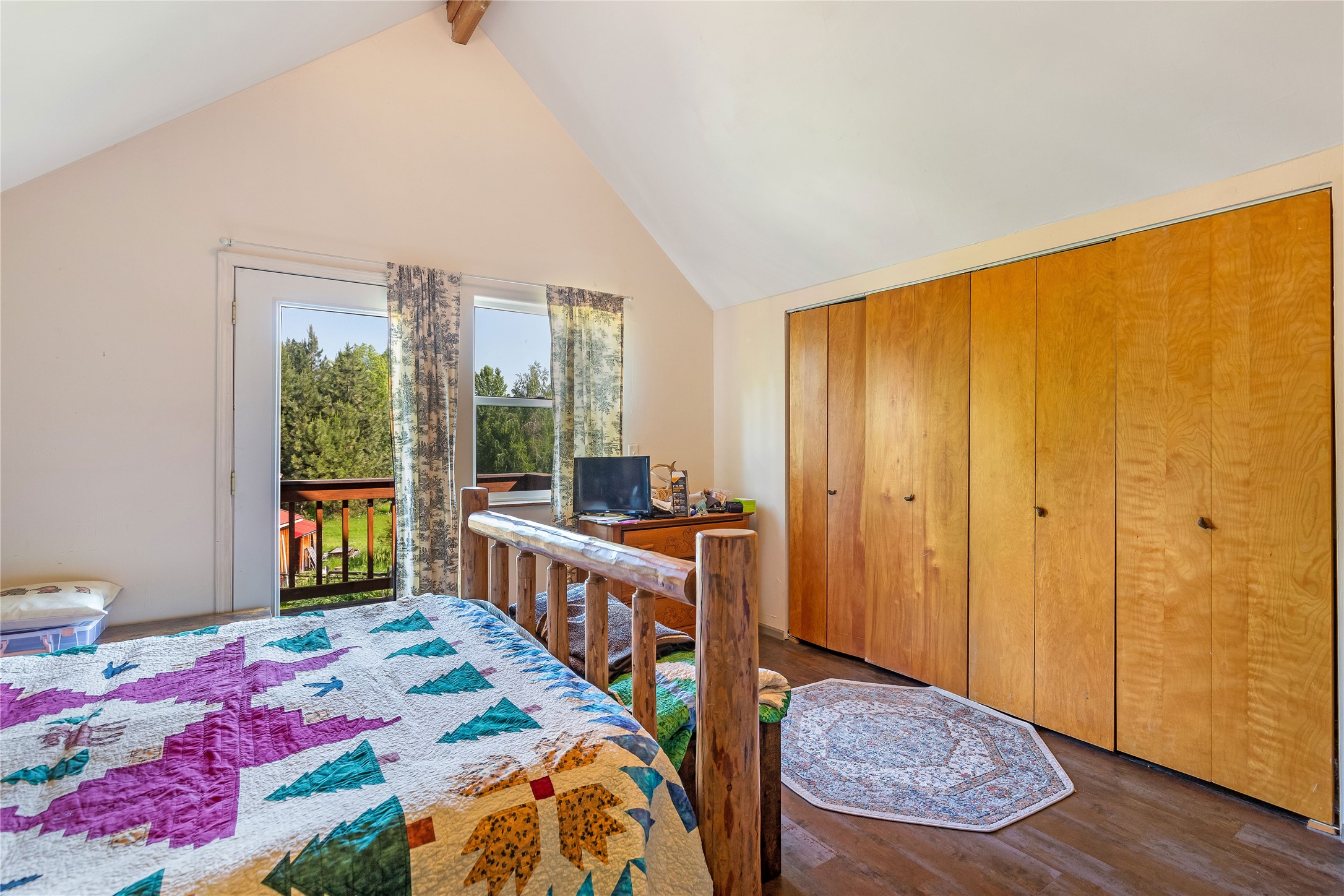 5230 Lower Martin Lane