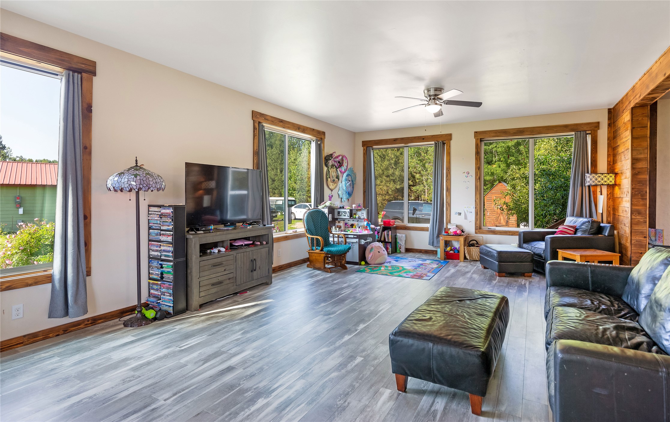 5230 Lower Martin Lane