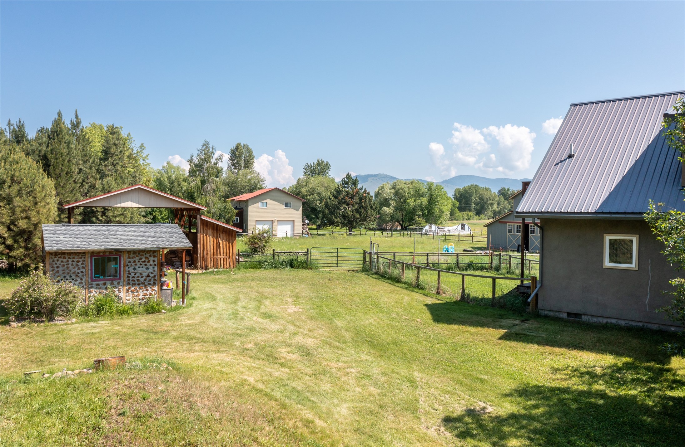 5230 Lower Martin Lane